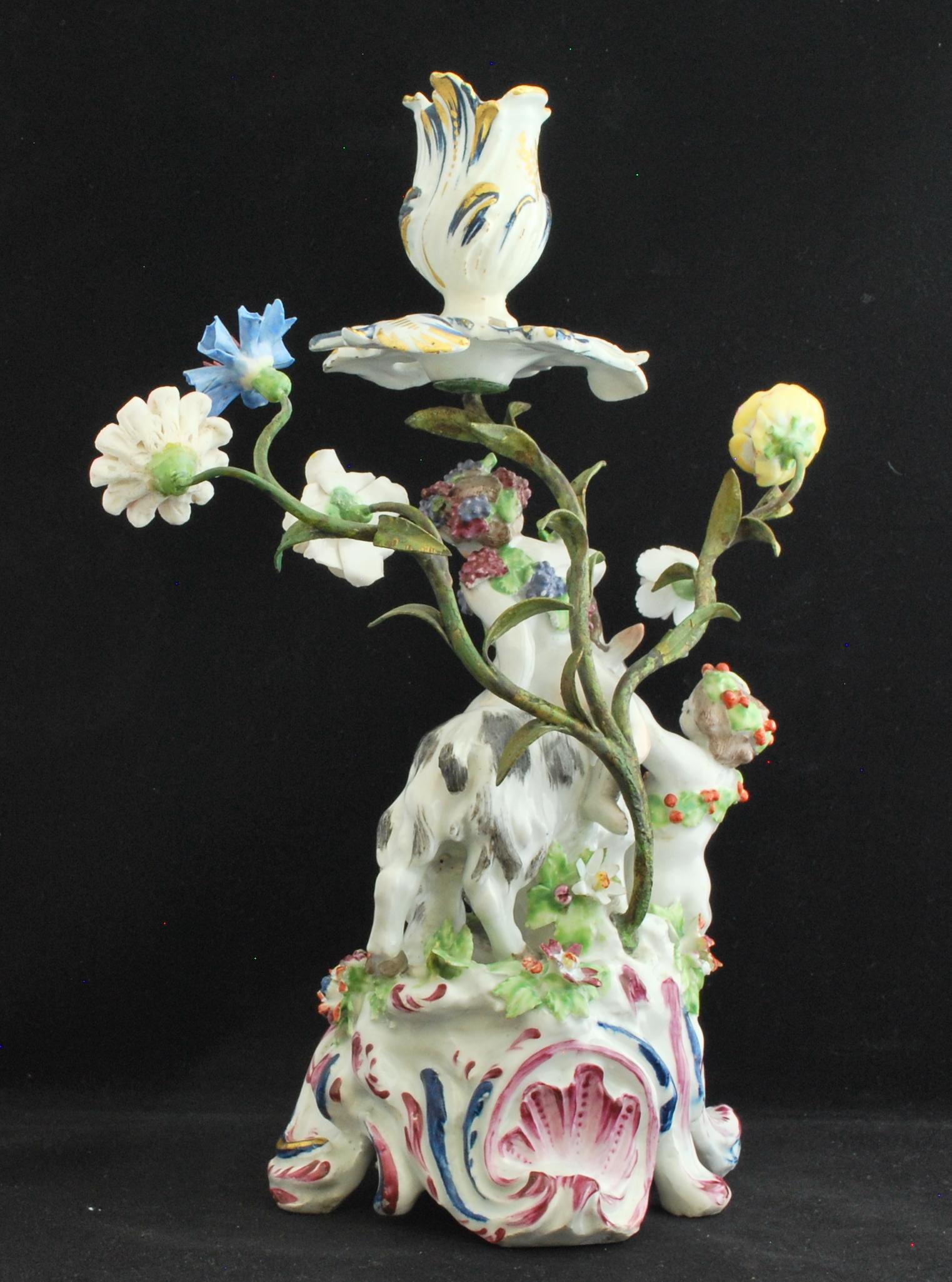 Pareja de candelabros Bocage, Putti y cabras. Arco 1766 siglo XVIII en venta