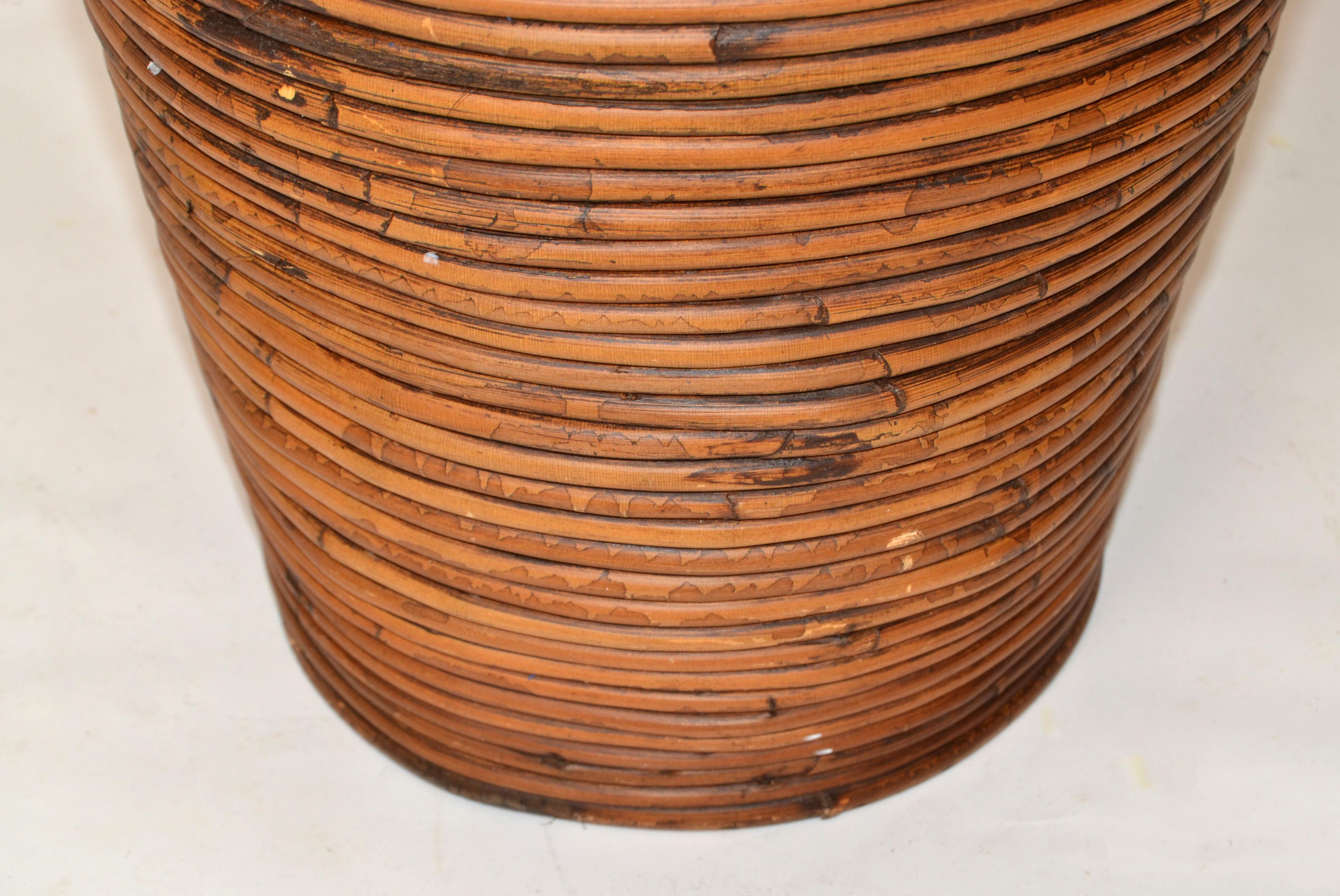 Coppia di vasi da terra a forma di cono alti, realizzati a mano, in bambù di Boemia. in vendita 5