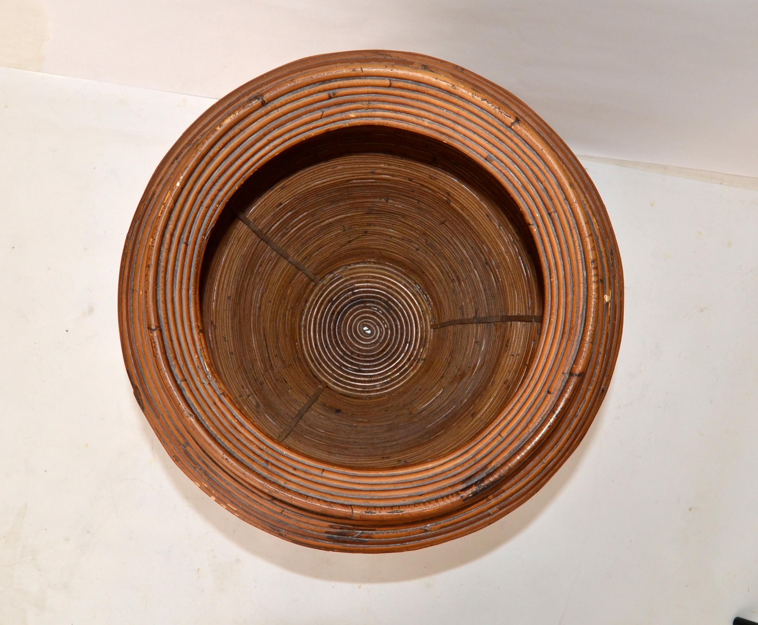 Coppia di vasi da terra a forma di cono alti, realizzati a mano, in bambù di Boemia. In condizioni buone in vendita a Miami, FL