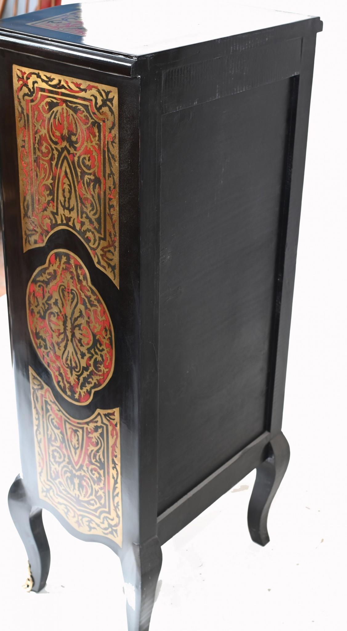 Stile provenzale Coppia di cassettiere Boulle Tall Boy a intarsio francese in vendita