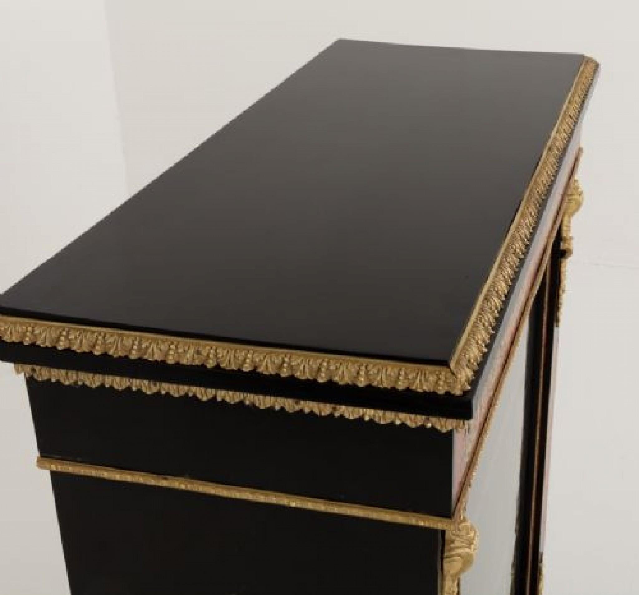 Vetro Coppia di armadietti a molo Boulle con intarsi ebanizzati Antico 1850 in vendita