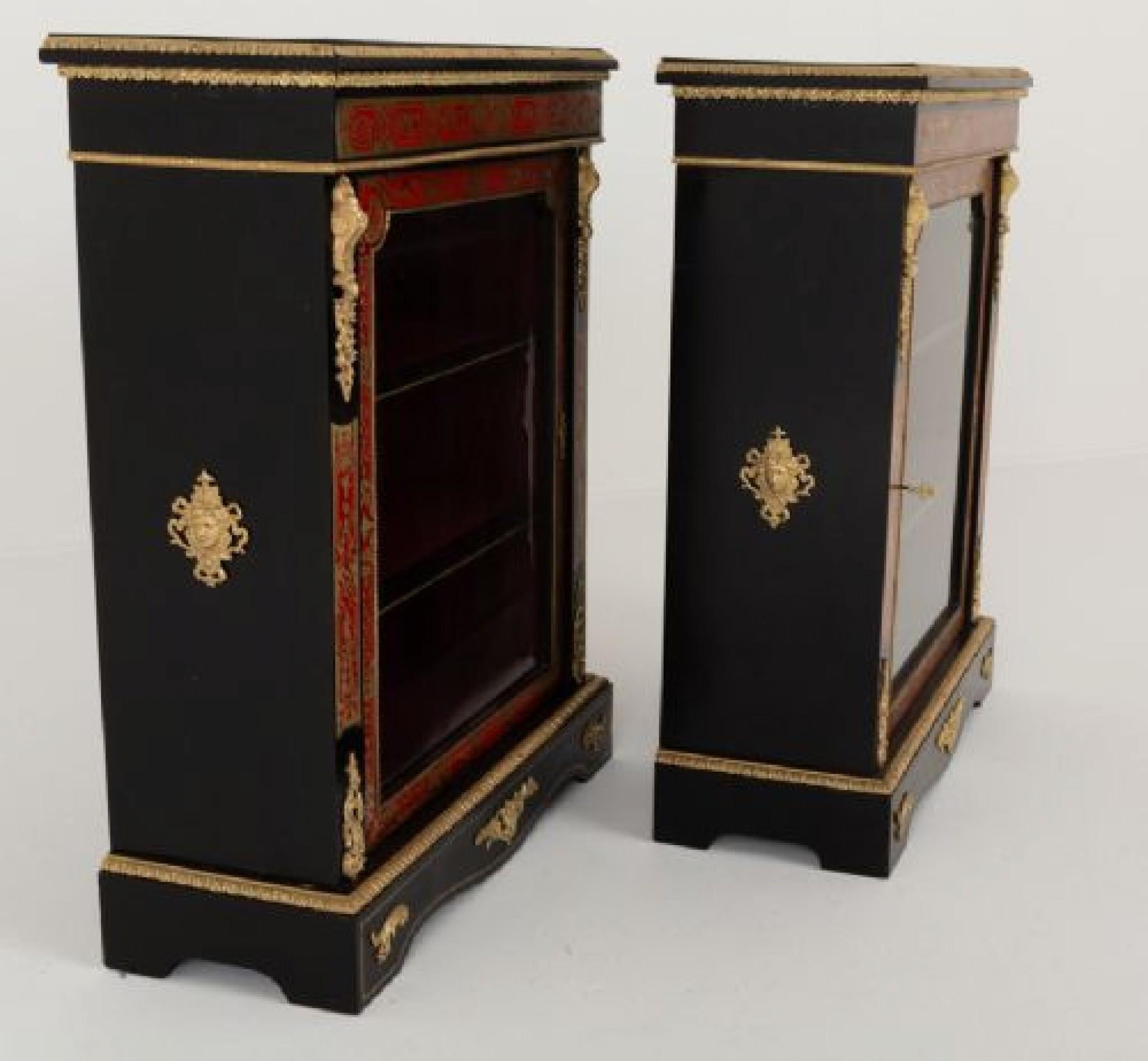 Coppia di armadietti a molo Boulle con intarsi ebanizzati Antico 1850 in vendita 2