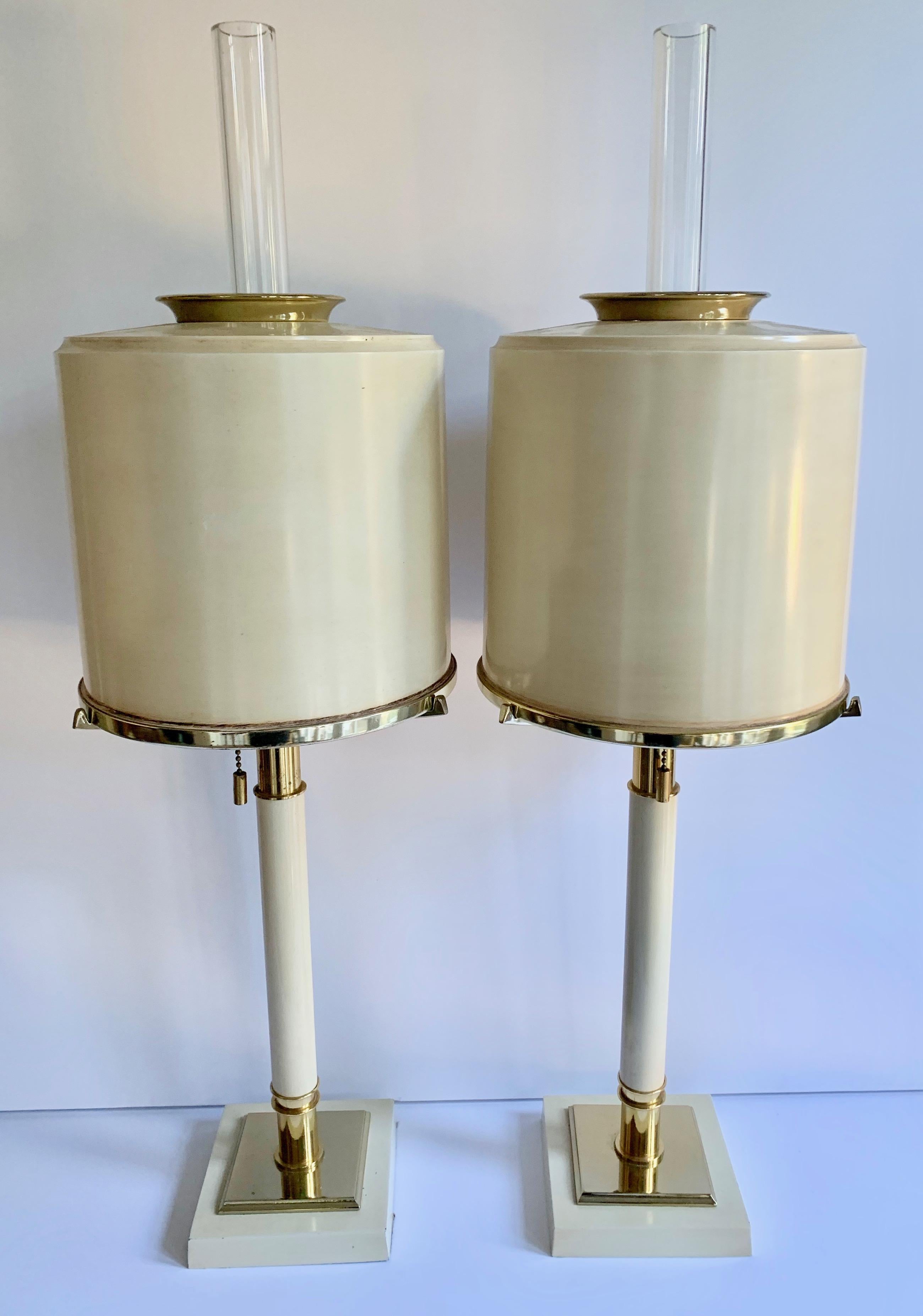 Pair of Laurel Lamps in Cream Metal with Brass Detailing For Sale 4