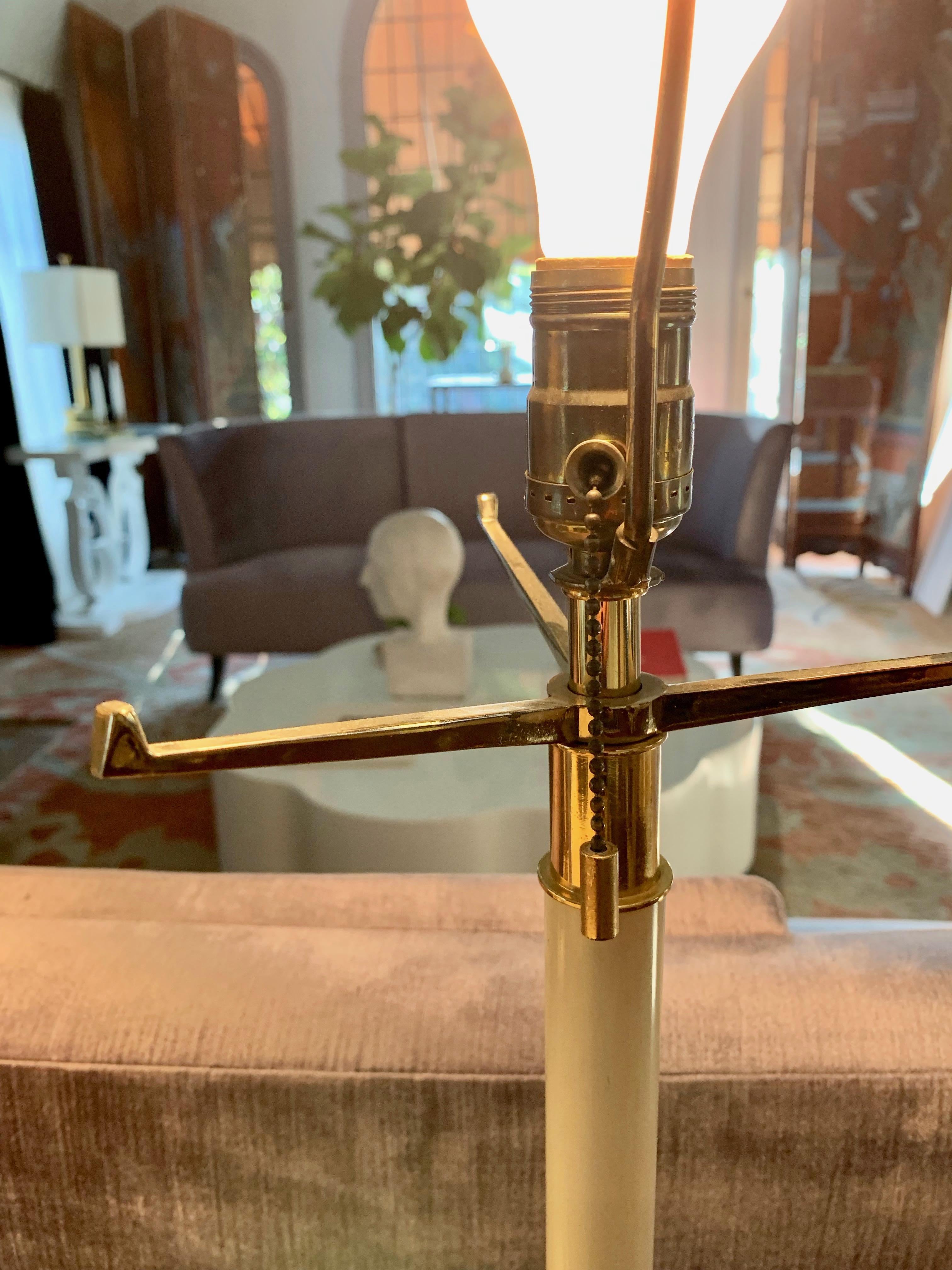 20th Century Pair of Laurel Lamps in Cream Metal with Brass Detailing