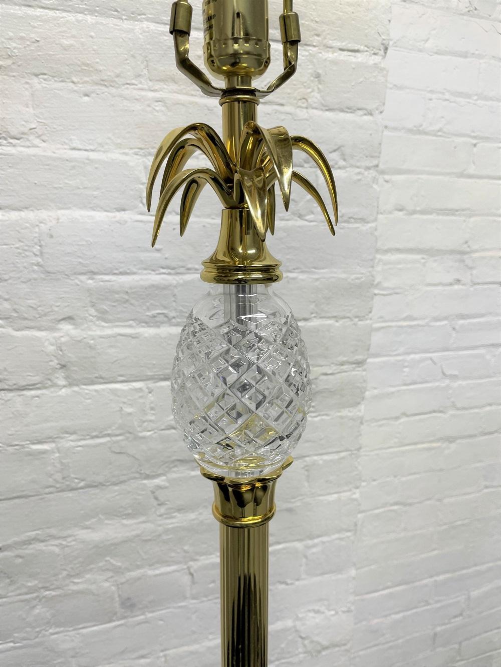 Fin du 20e siècle Paire de lampes ananas en laiton et cristal  en vente