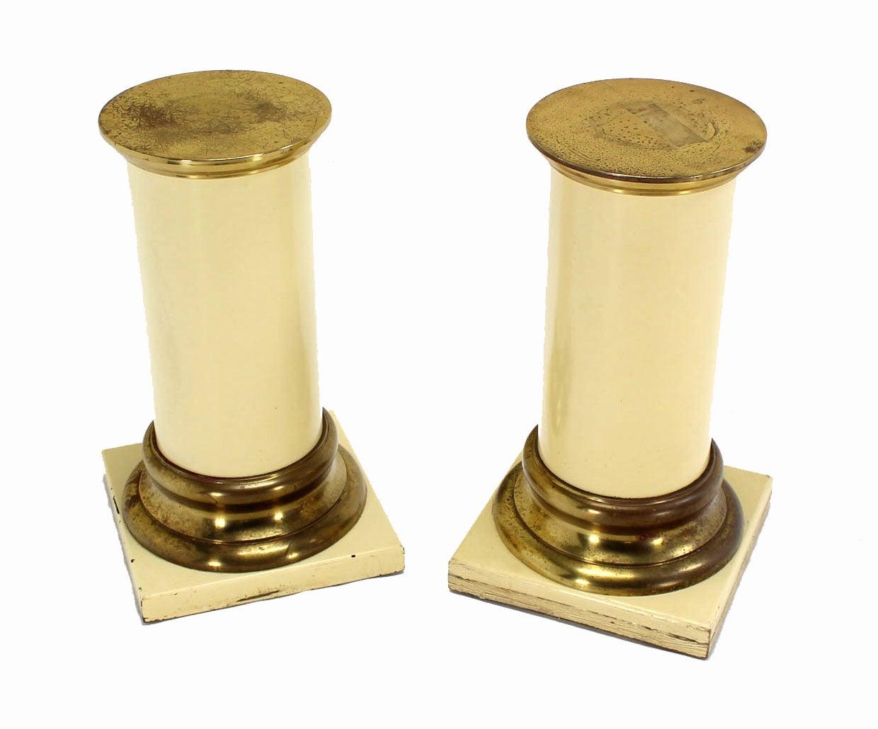 Pair Brass and White Beige Lacquered Wood Round Pedestals Table Bases Stands.
Full price included complete restoration to a desired color of finish and polishing of the brass elements.