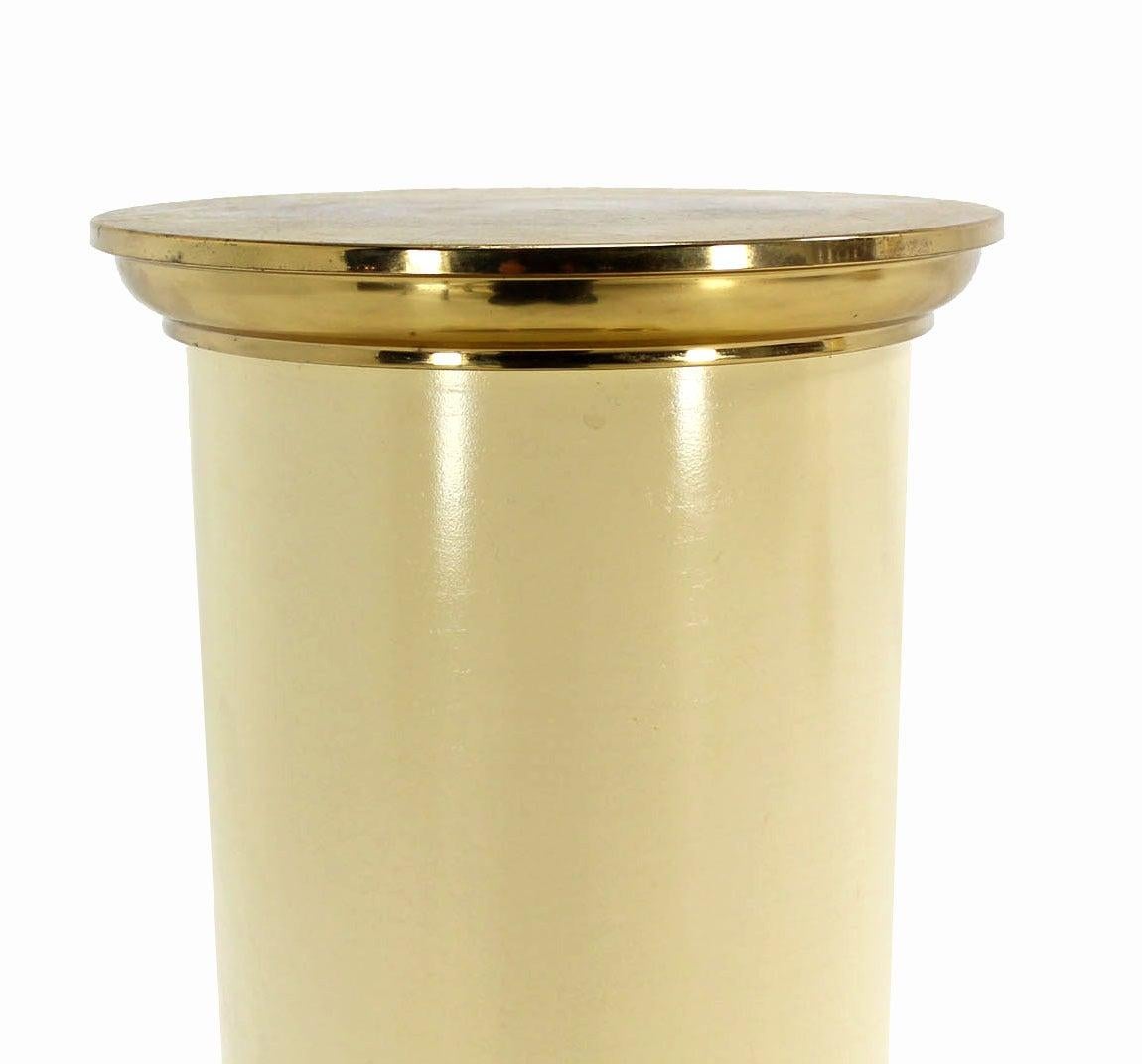 Pair Brass and White Beige Lacquered Wood Round Pedestals Table Bases Stands  In Fair Condition For Sale In Rockaway, NJ