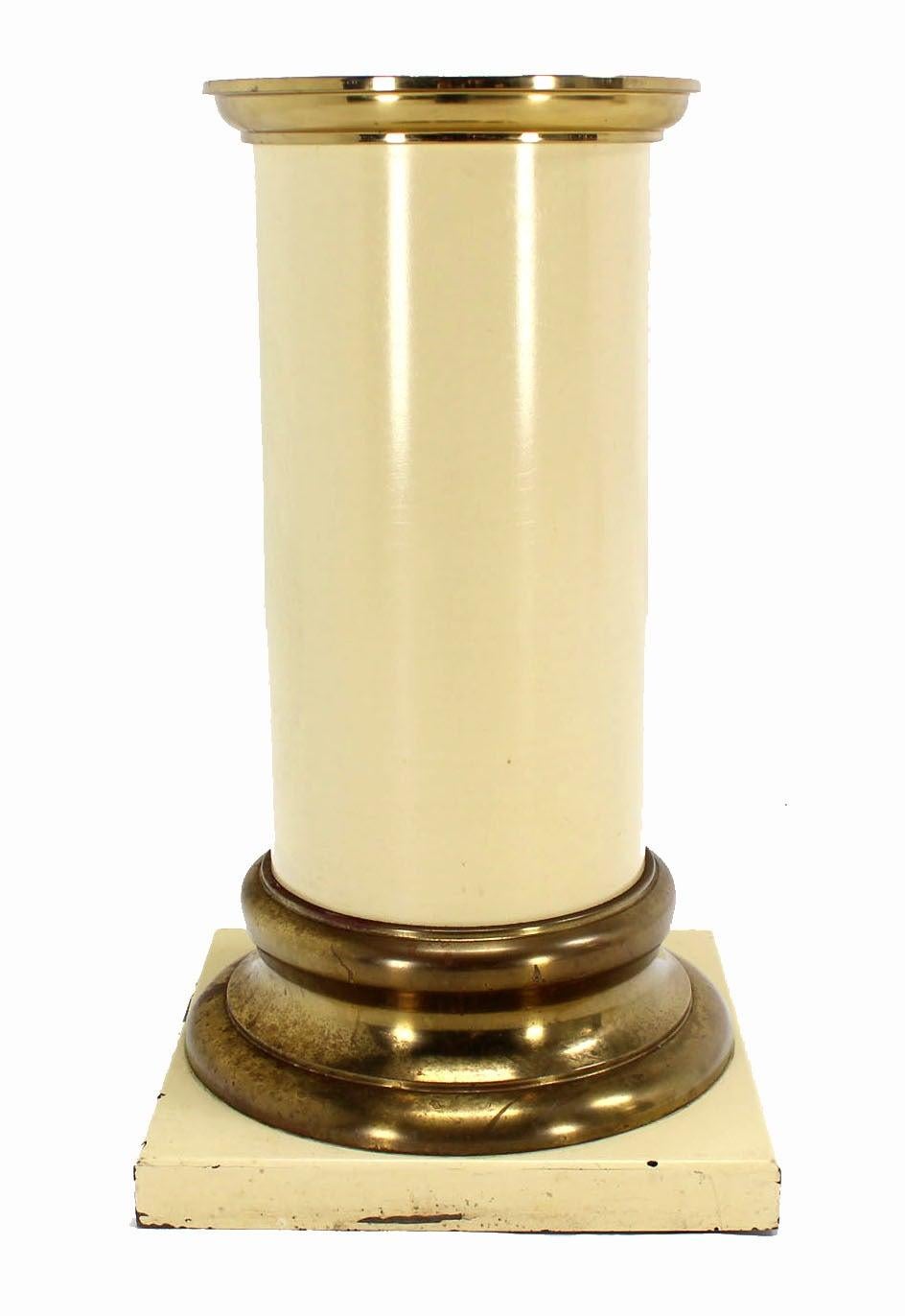 Pair Brass and White Beige Lacquered Wood Round Pedestals Table Bases Stands  For Sale 1