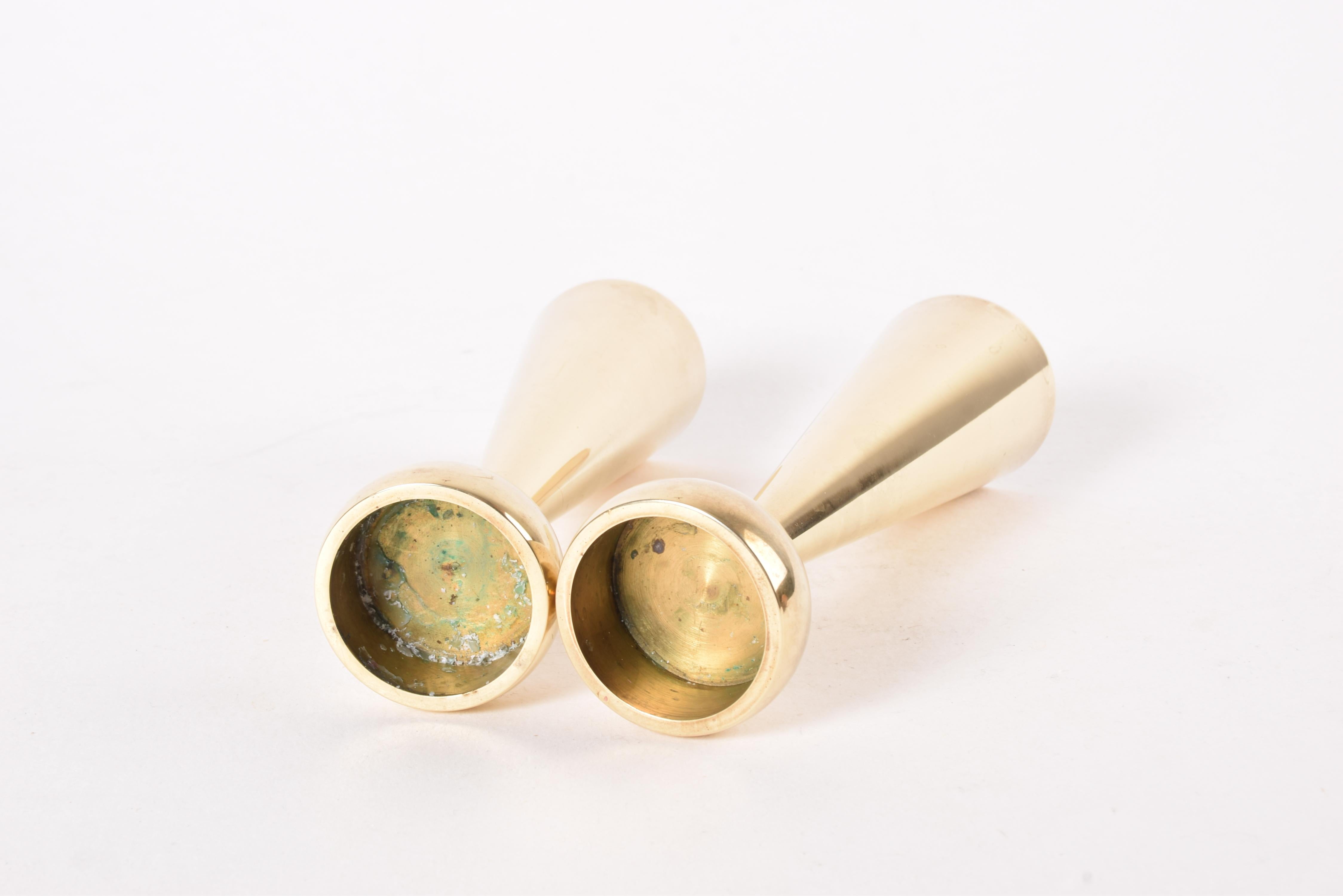 Laiton Paire de photophores ou bougeoirs en laiton The Modern Design Scandinavian Modern designs 1960s en vente