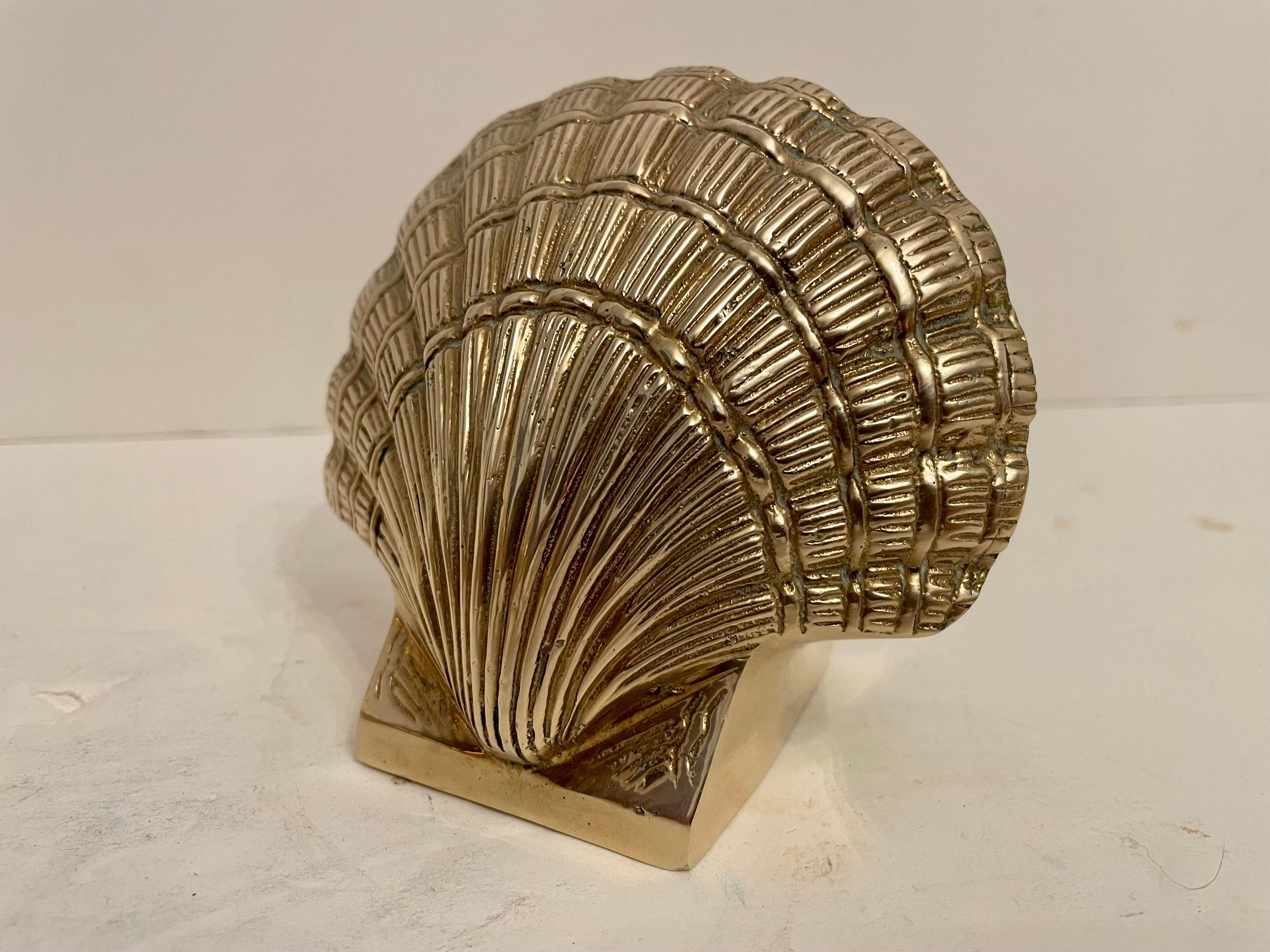 Pair solid brass clam shell seashell bookends. Good condition. Ready to use.