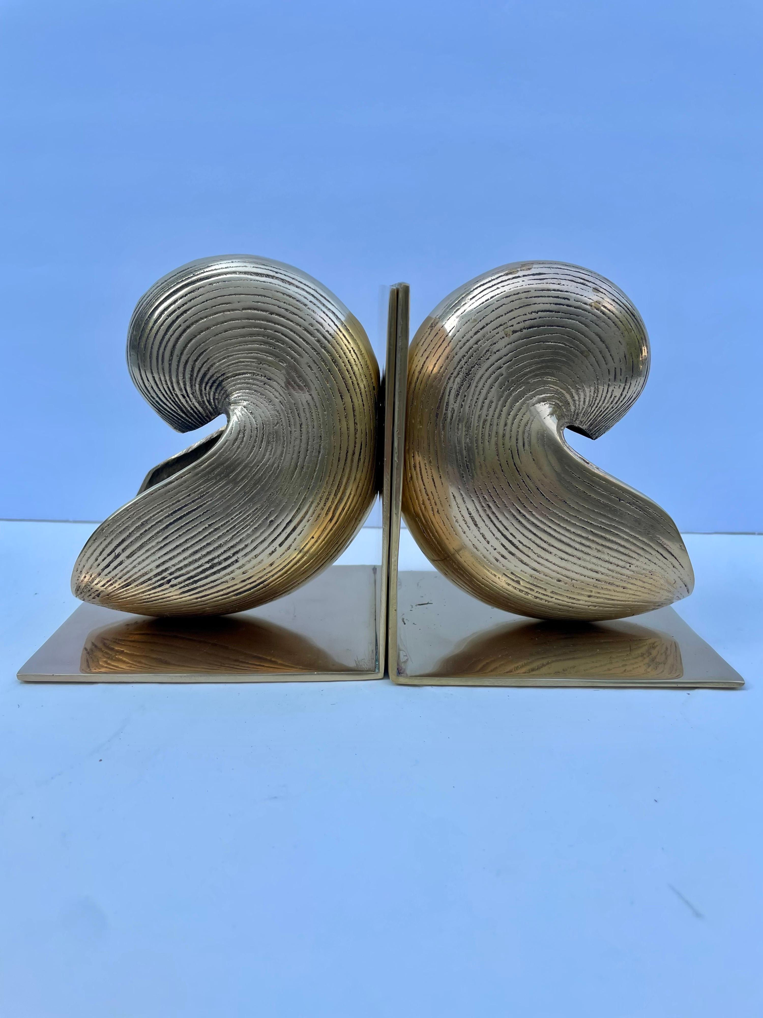 Pair Brass Conch Seashell Nautilus Bookends In Good Condition In New York, NY
