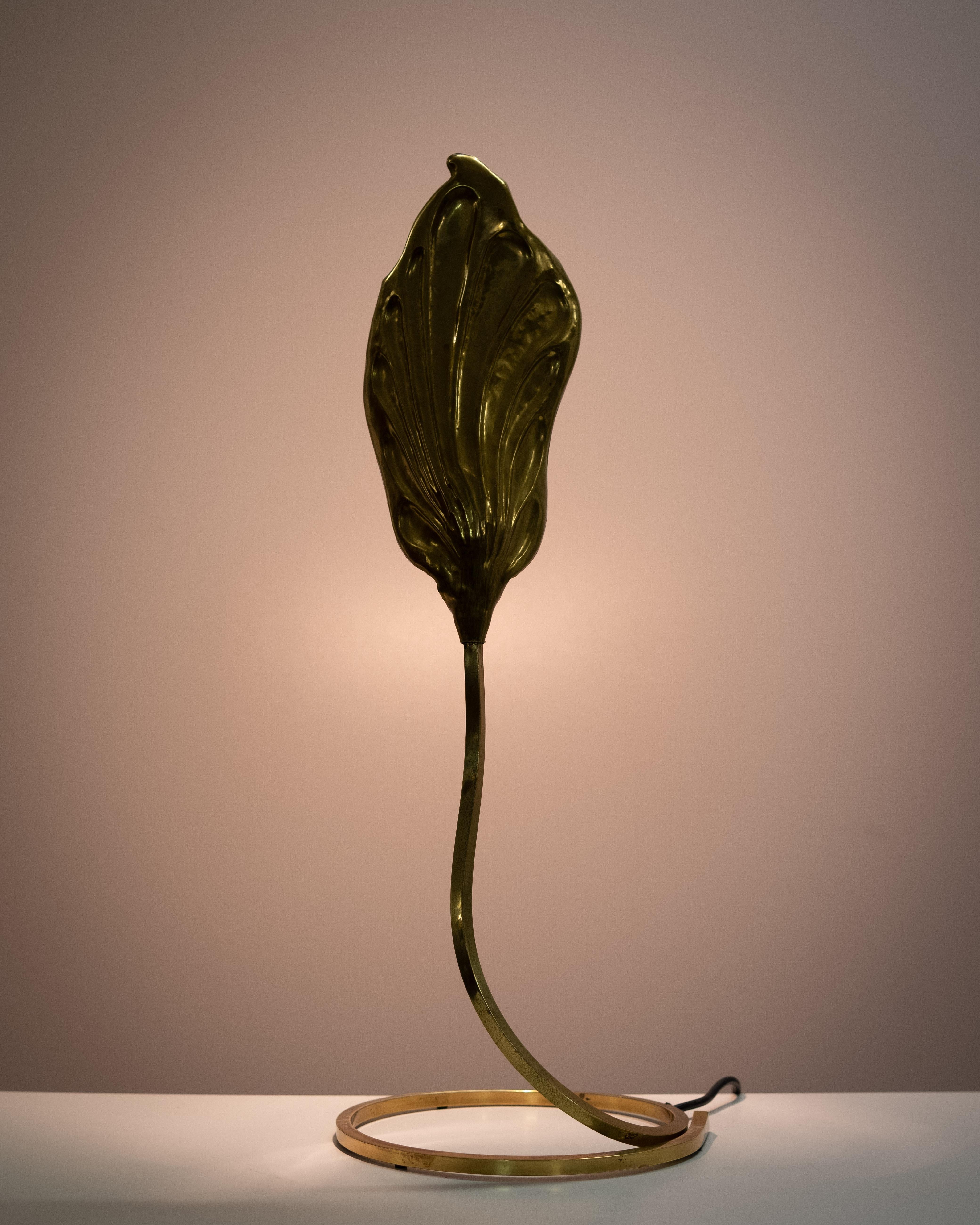 Paar Blatt-Tischlampen aus Messing, entworfen von Carlo Giorgi & Tommaso Barbi, 1970er Jahre im Angebot 14