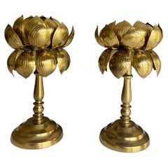 Paire de bougeoirs en laiton avec fleur de lotus Feldman