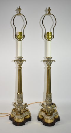 Paire de lampes de buffet néoclassiques en laiton de Frederick Cooper