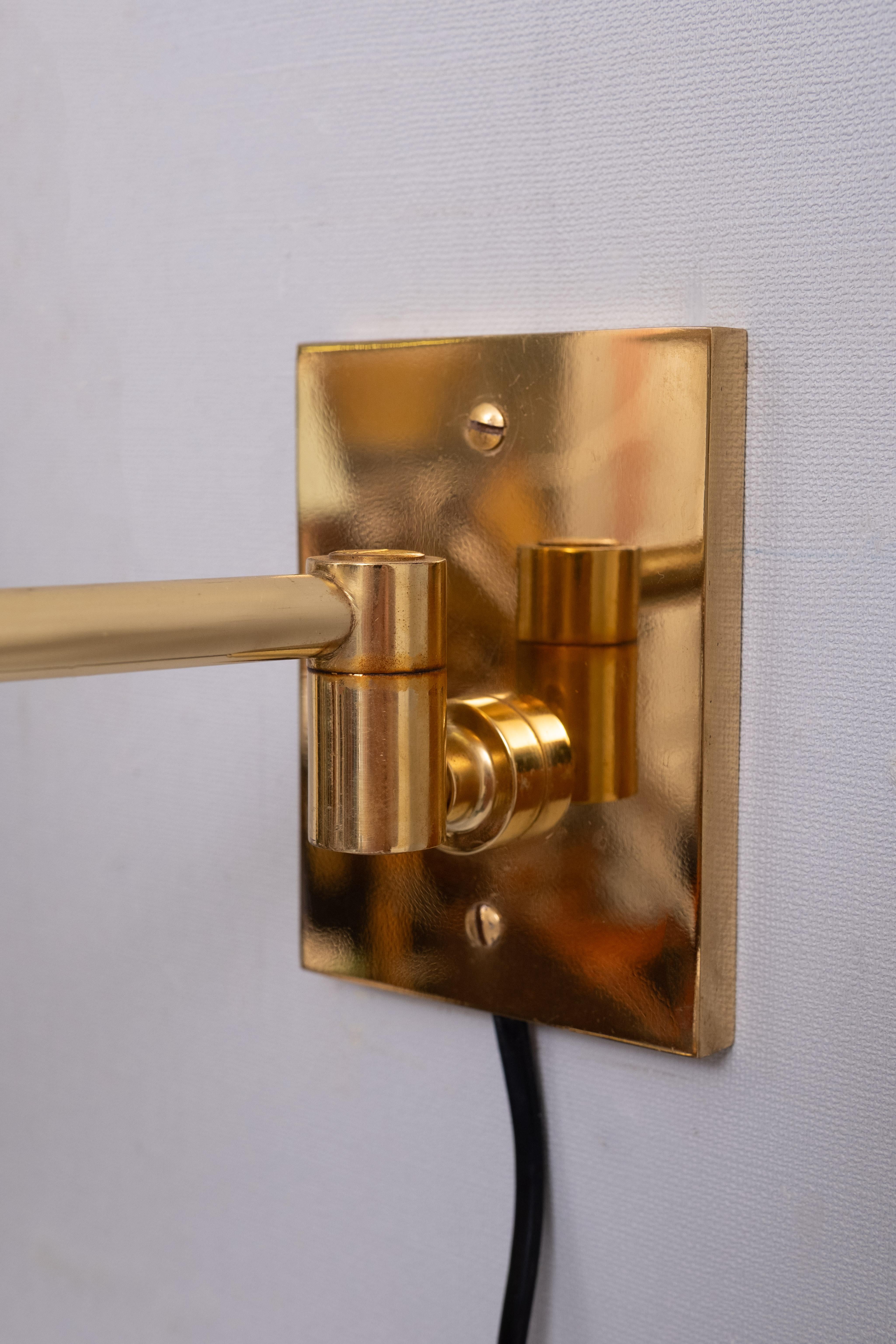 Par Lámparas de pared de latón con brazo oscilante de  Metalarte Spain Años 70 en Bueno estado para la venta en Den Haag, NL