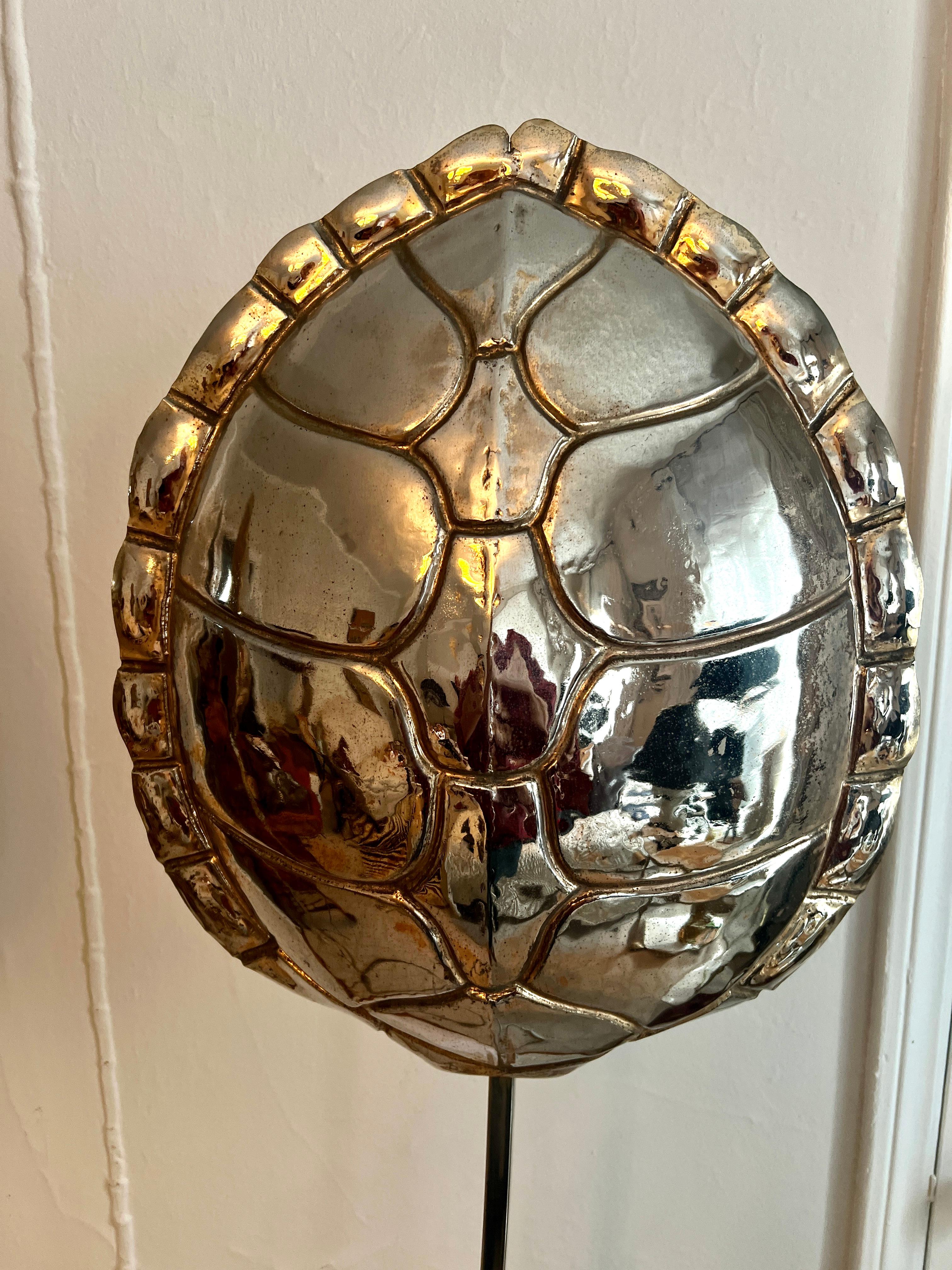 Mid-Century Modern Paire de lampadaires Chapman en laiton dans le style de Tommoso Barbi en vente
