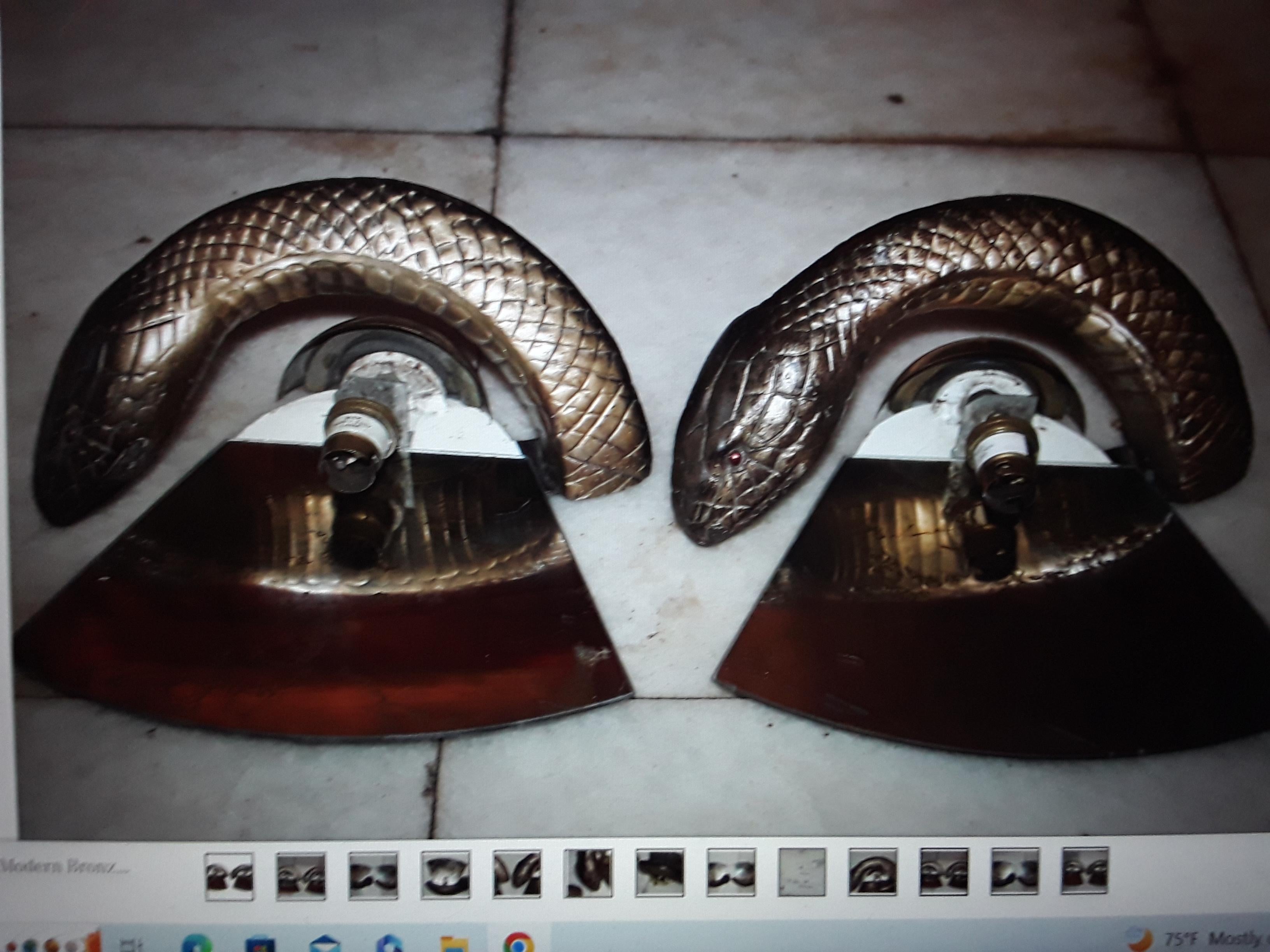 Pair British Mid Century Modern Bronze Python Wall Sconces by Wilson Laidlaw  In Good Condition For Sale In Opa Locka, FL