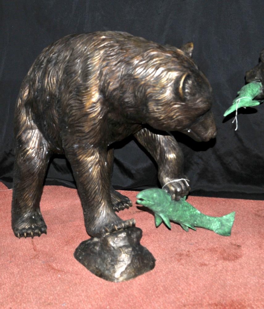 Late 20th Century Pair Bronze American Grizzly Bear Fountains Statues Salmon For Sale