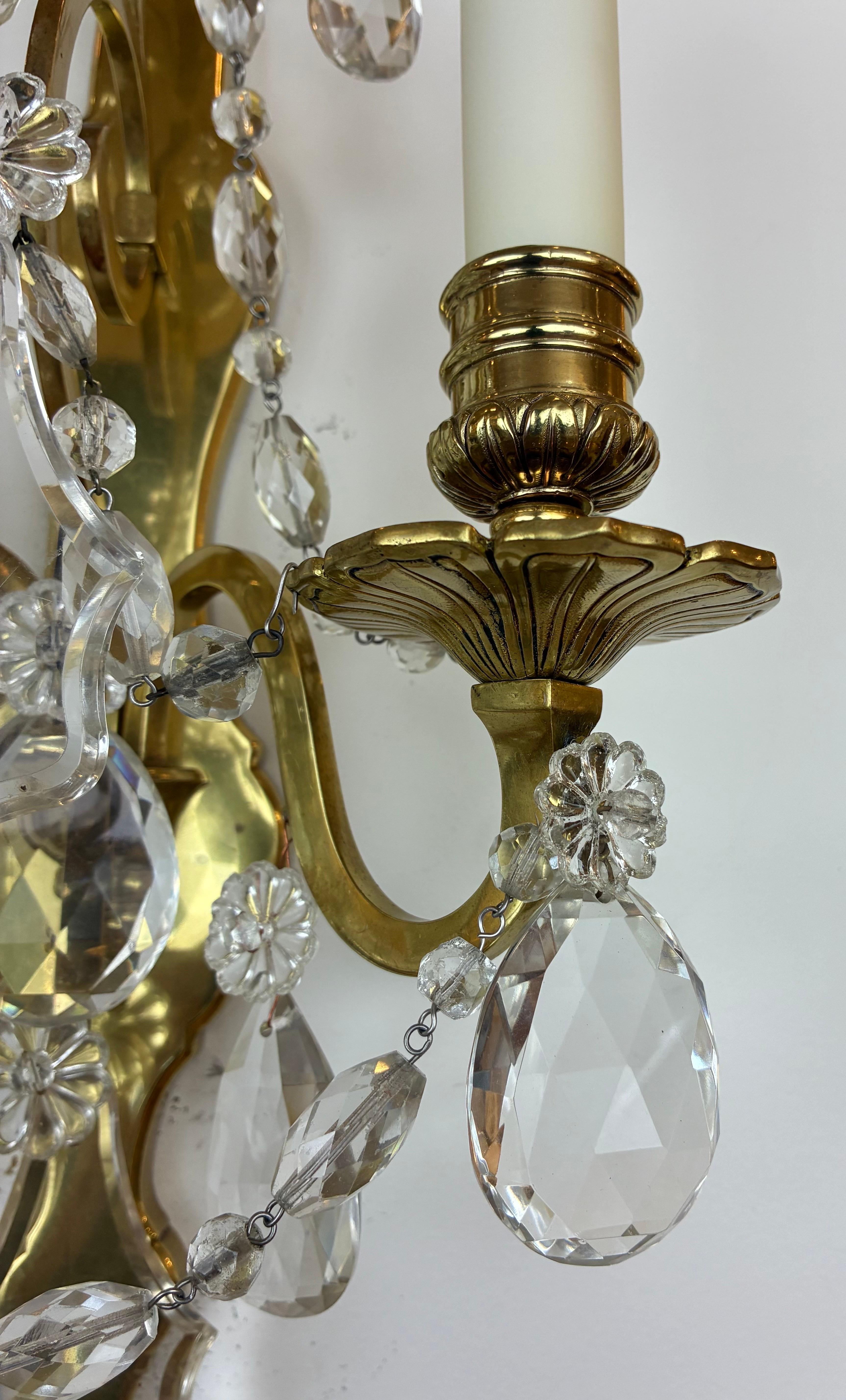 Coppia di sconsigliere in bronzo e cristallo in stile Luigi XVI di Edward F. Edwards in vendita 1