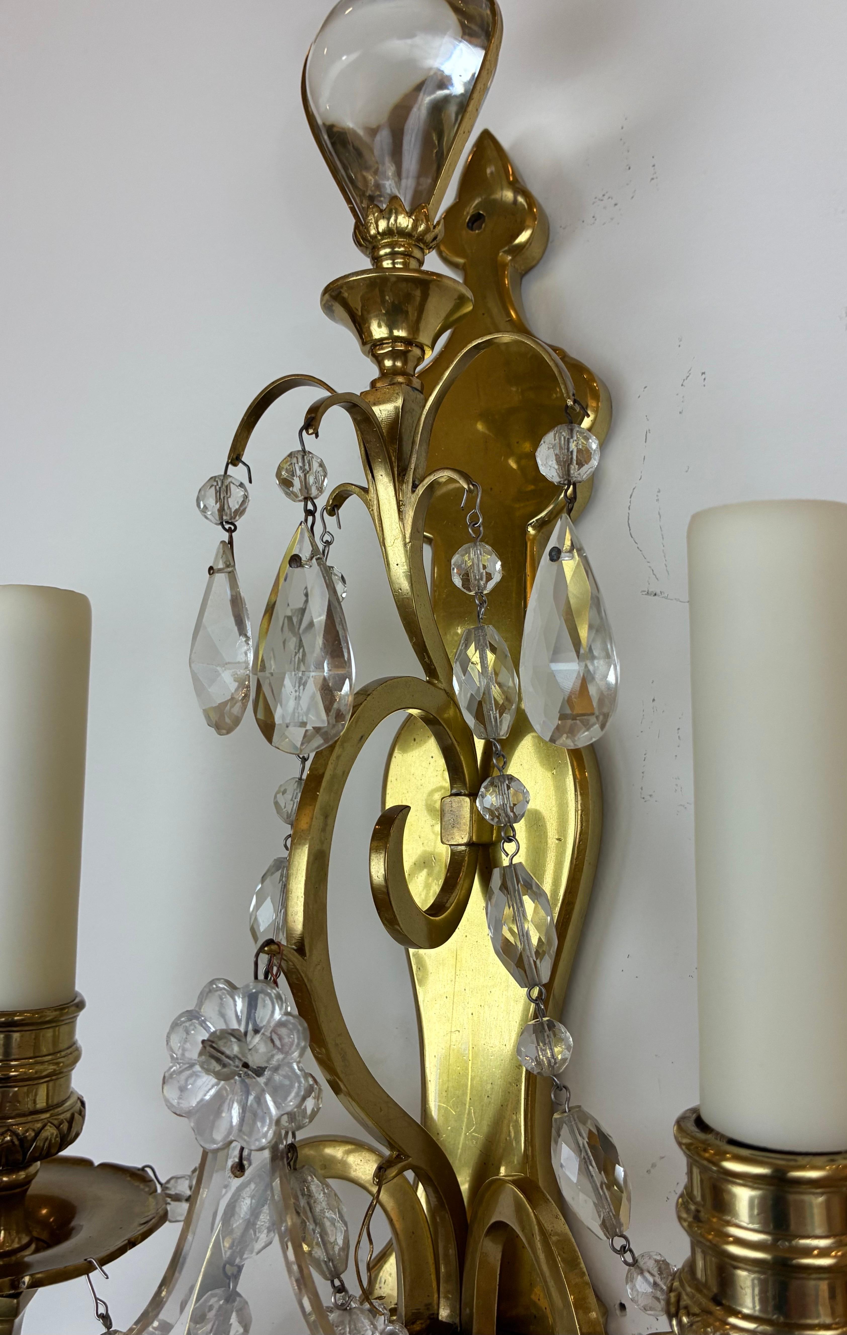 Coppia di sconsigliere in bronzo e cristallo in stile Luigi XVI di Edward F. Edwards in vendita 2