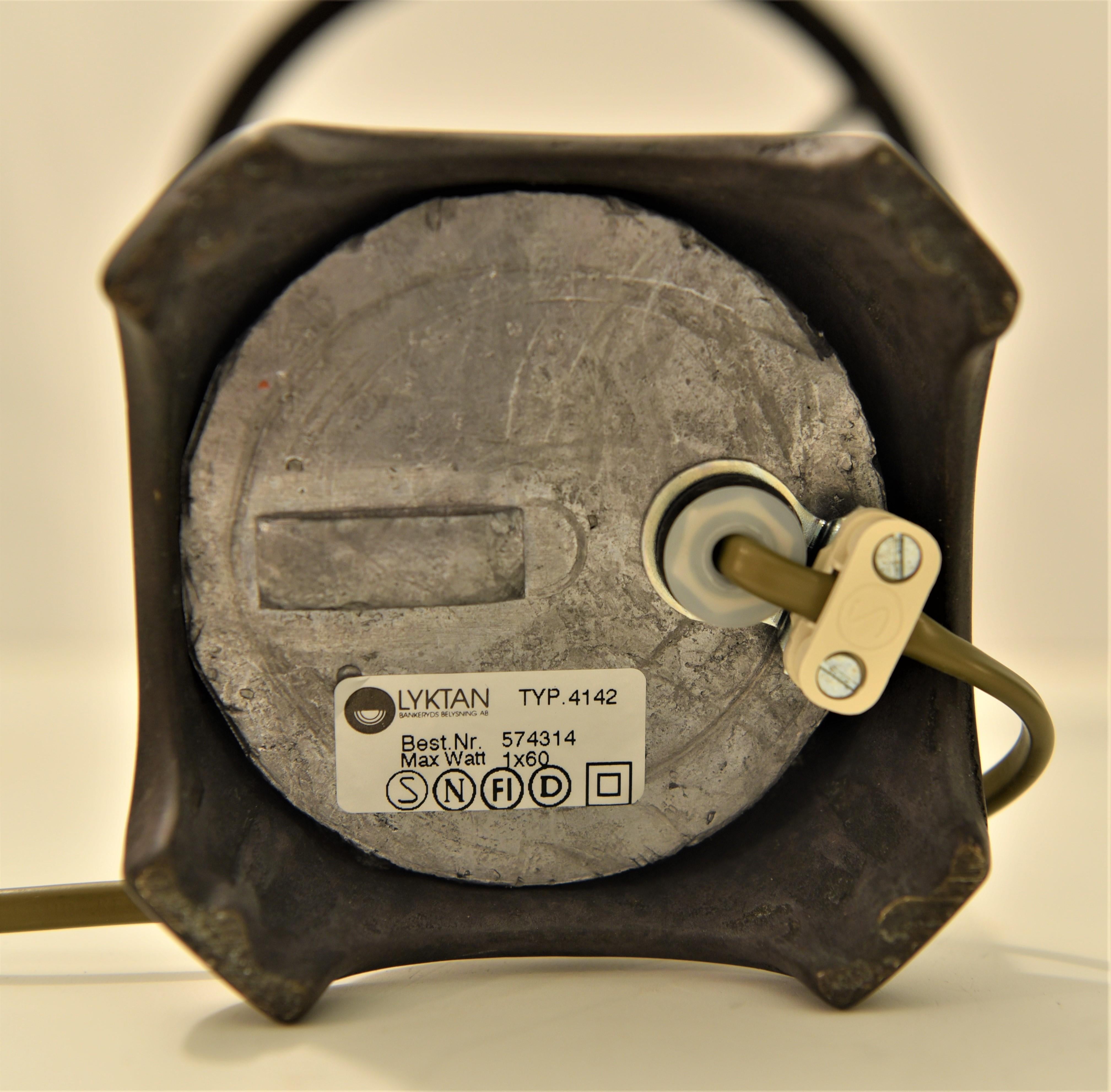 Coppia di lampade in bronzo e vetro in stile Art Nouveau svedese di Lyktan Bankeryd, anni '80 in vendita 4