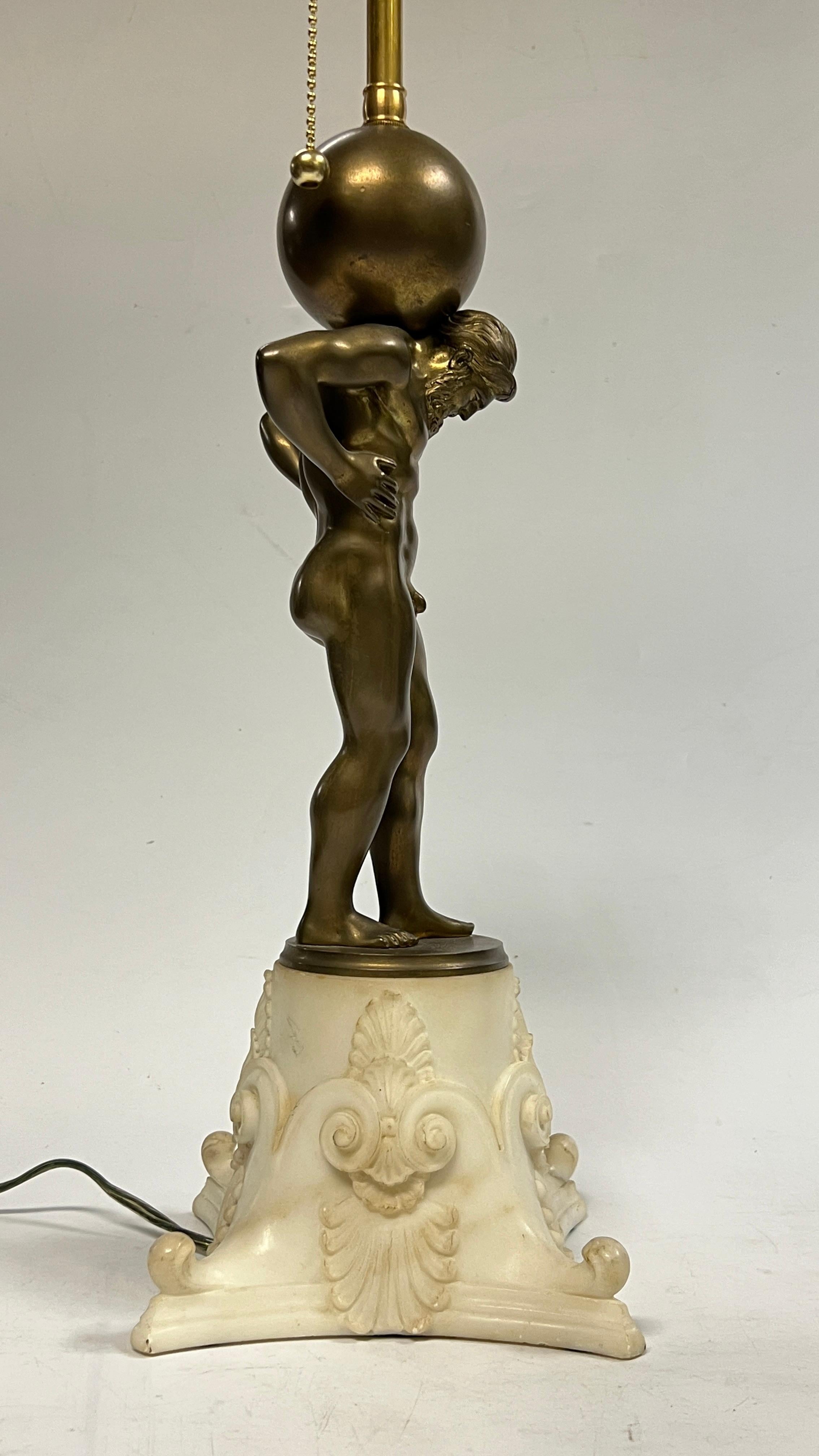 Coppia di lampade figurative in bronzo Greek Atlas di Edward F. Edwards in vendita 1
