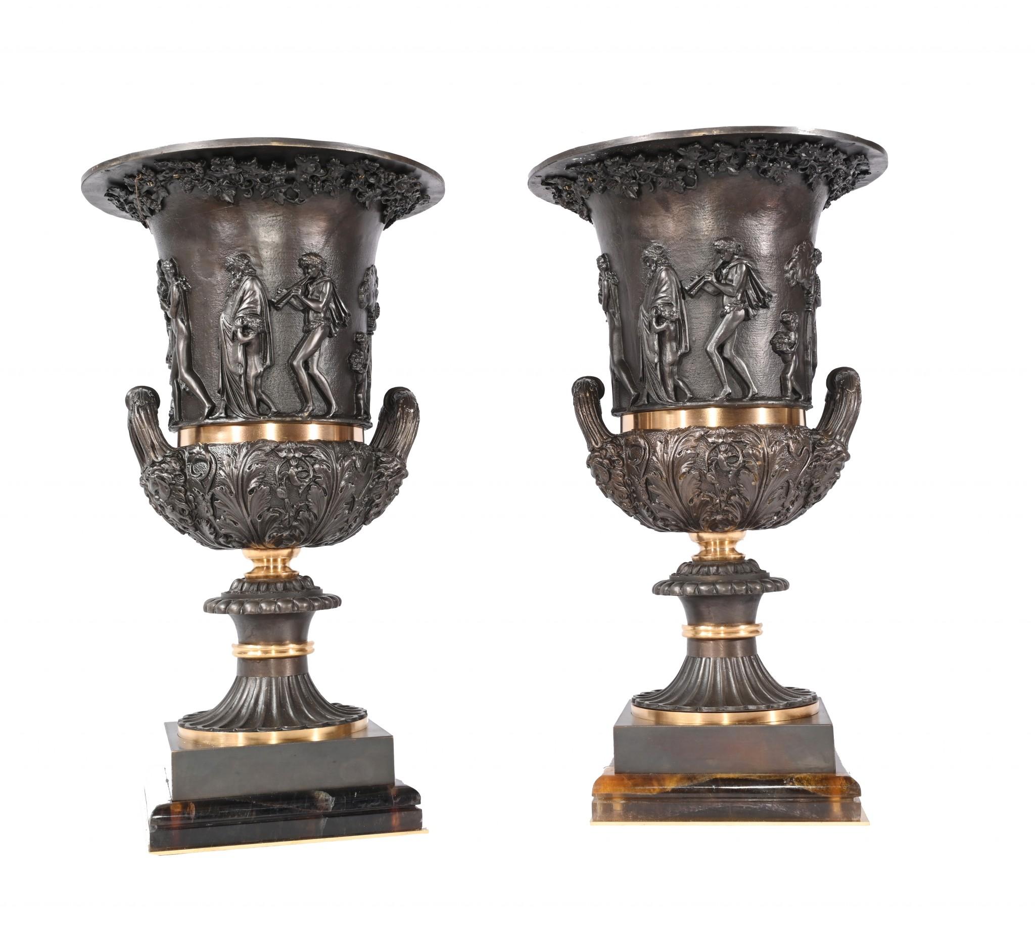 Coppia di urne in bronzo Campana Medici Classica Blu I. Johns in vendita 7