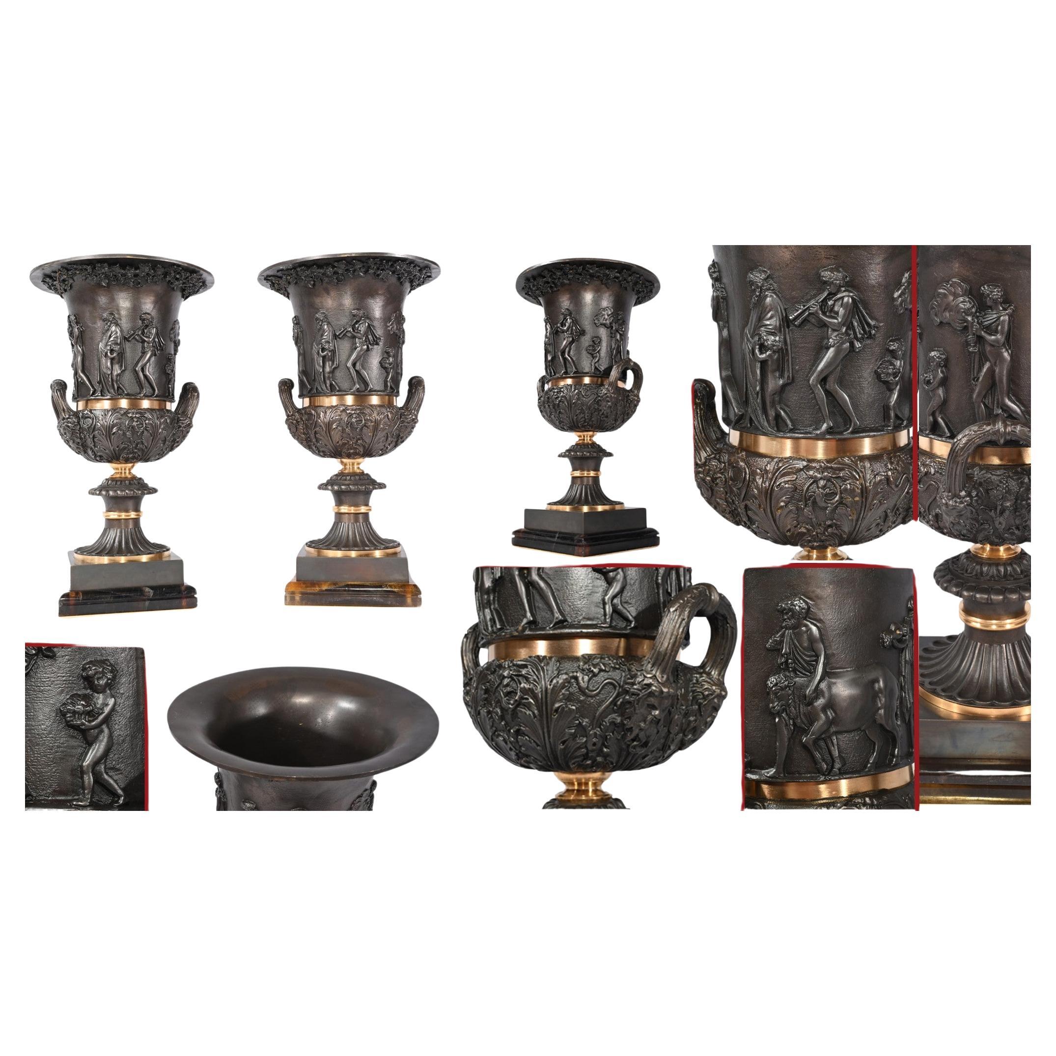 Coppia di urne in bronzo Campana Medici Classica Blu I. Johns