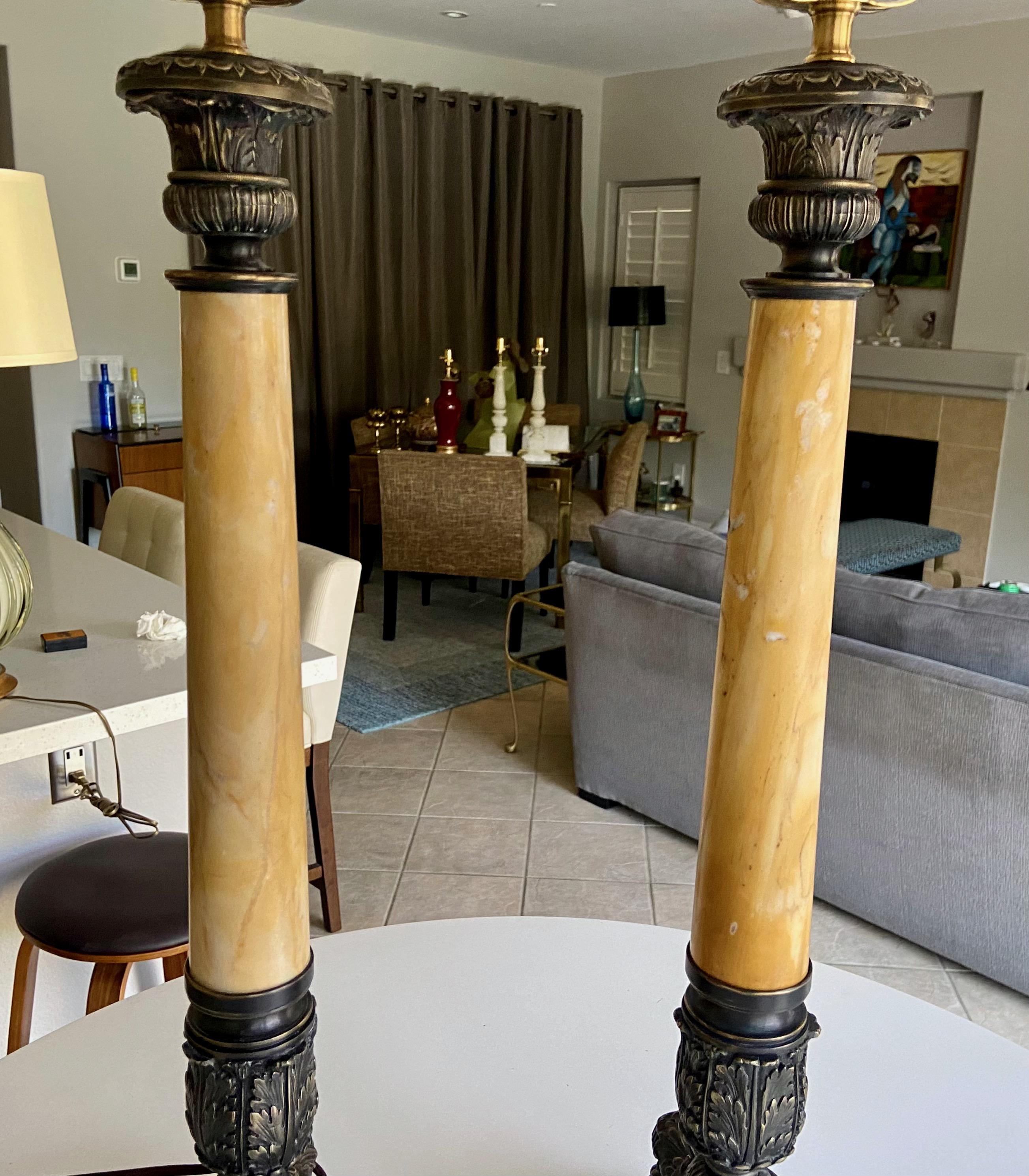Paire de lampes de table en bronze Empire Lion Paw Alabaster en vente 4