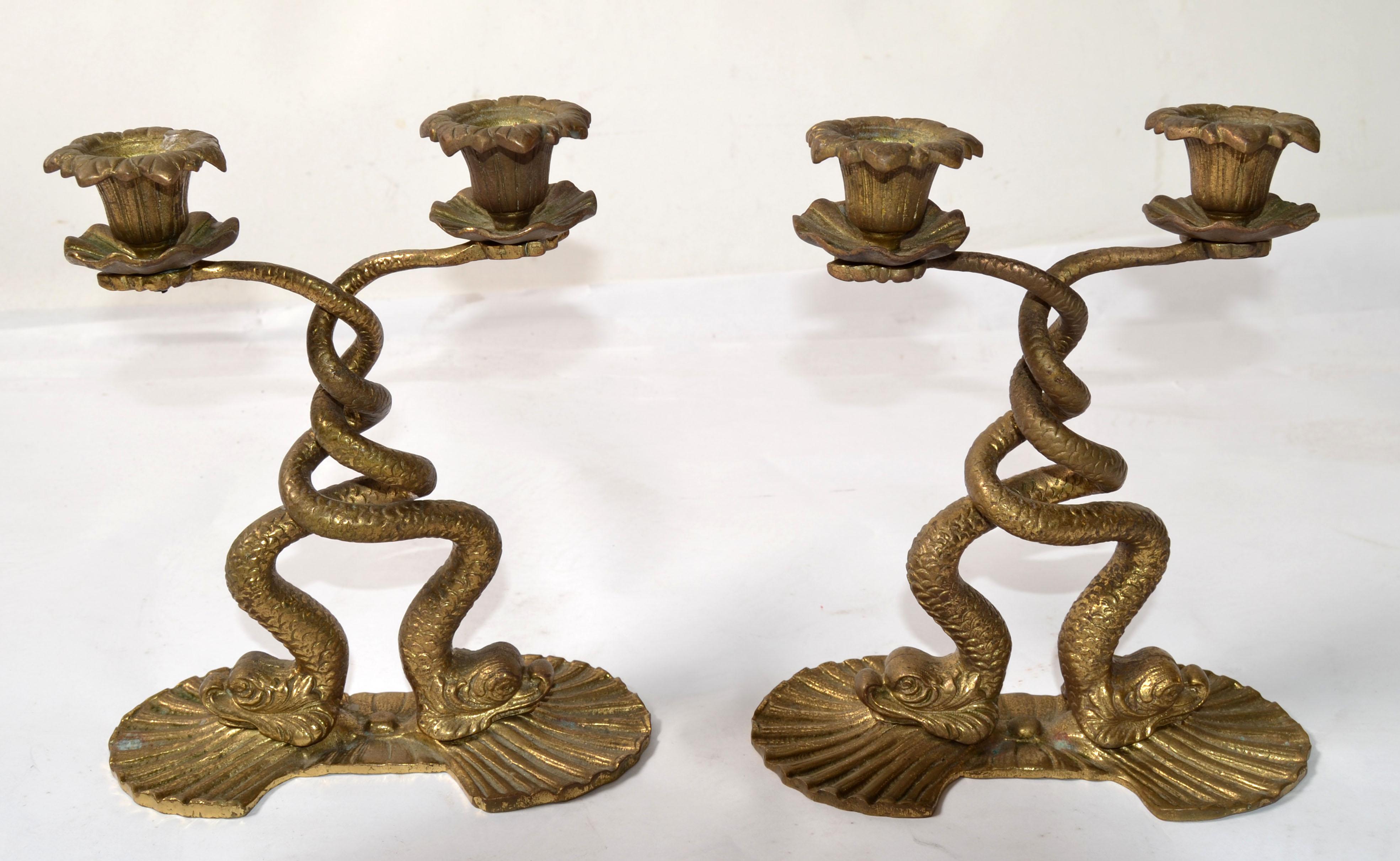 Coppia, bronzo neoclassico 2 portacandele a forma di serpente marino in vendita 10