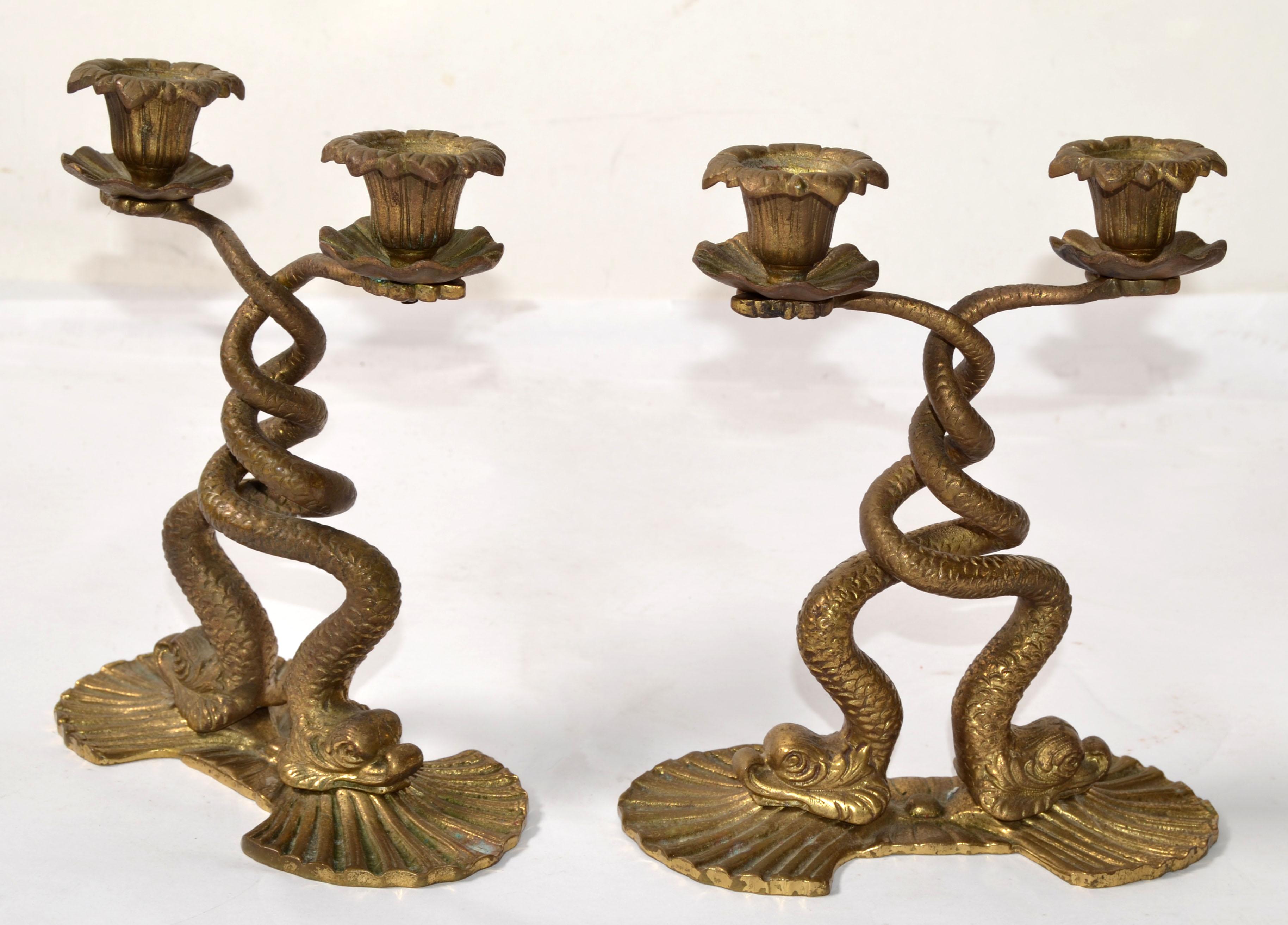 Bronzo Coppia, bronzo neoclassico 2 portacandele a forma di serpente marino in vendita