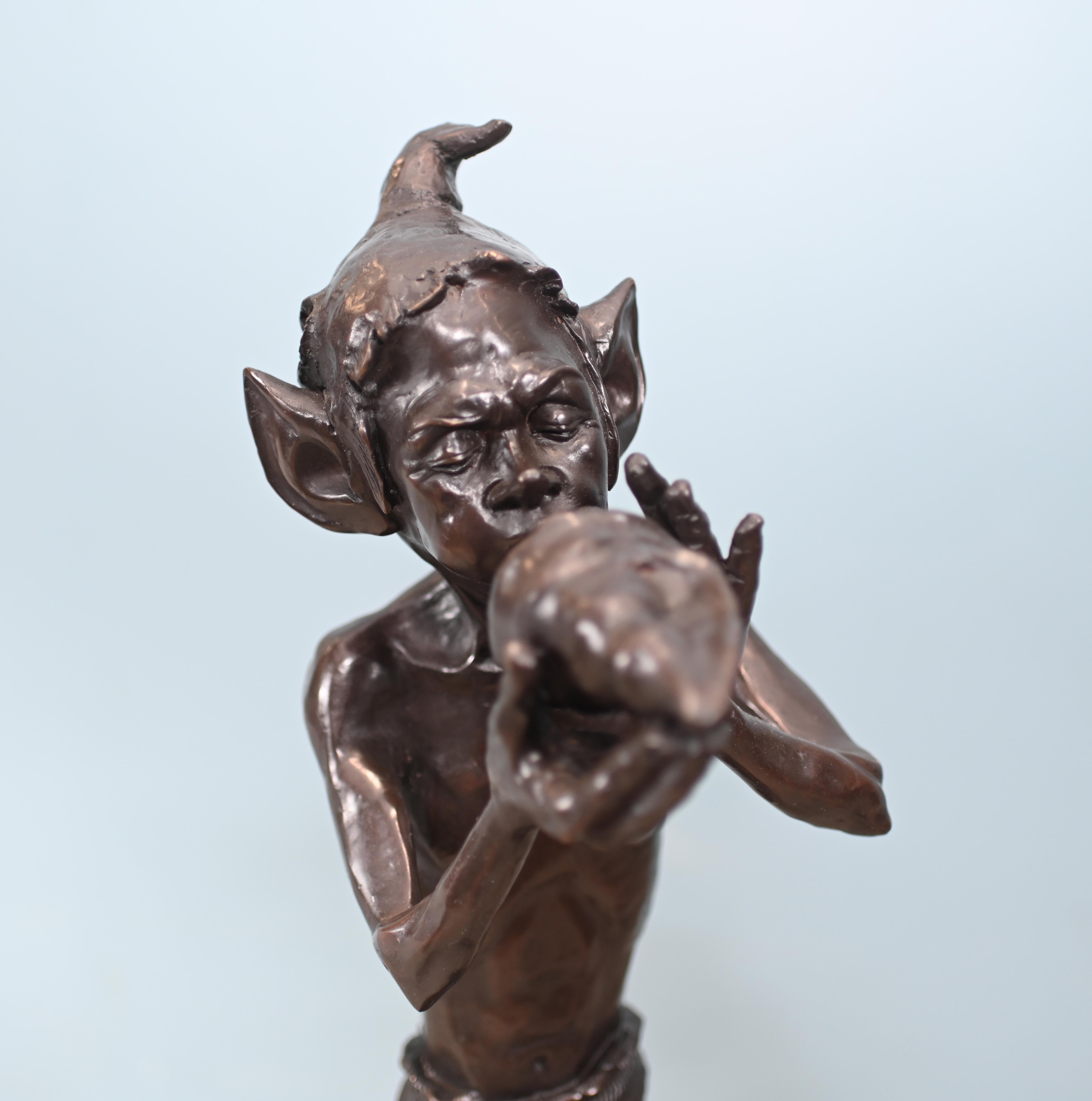 Coppia di statue di bronzo Pixie Elph Fairey Piper Casting In condizioni buone in vendita a Potters Bar, GB