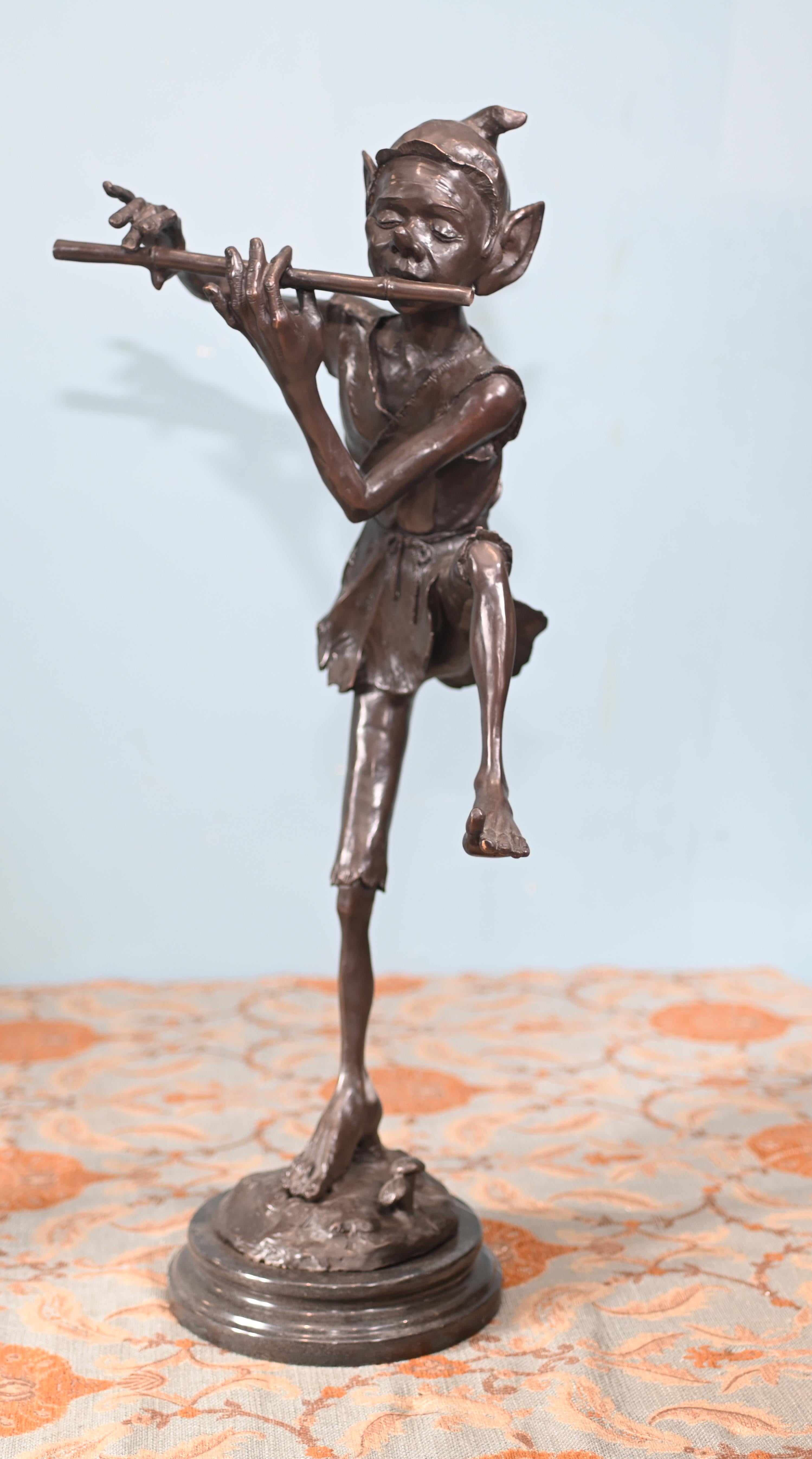 Bronzo Coppia di statue di bronzo Pixie Elph Fairey Piper Casting in vendita