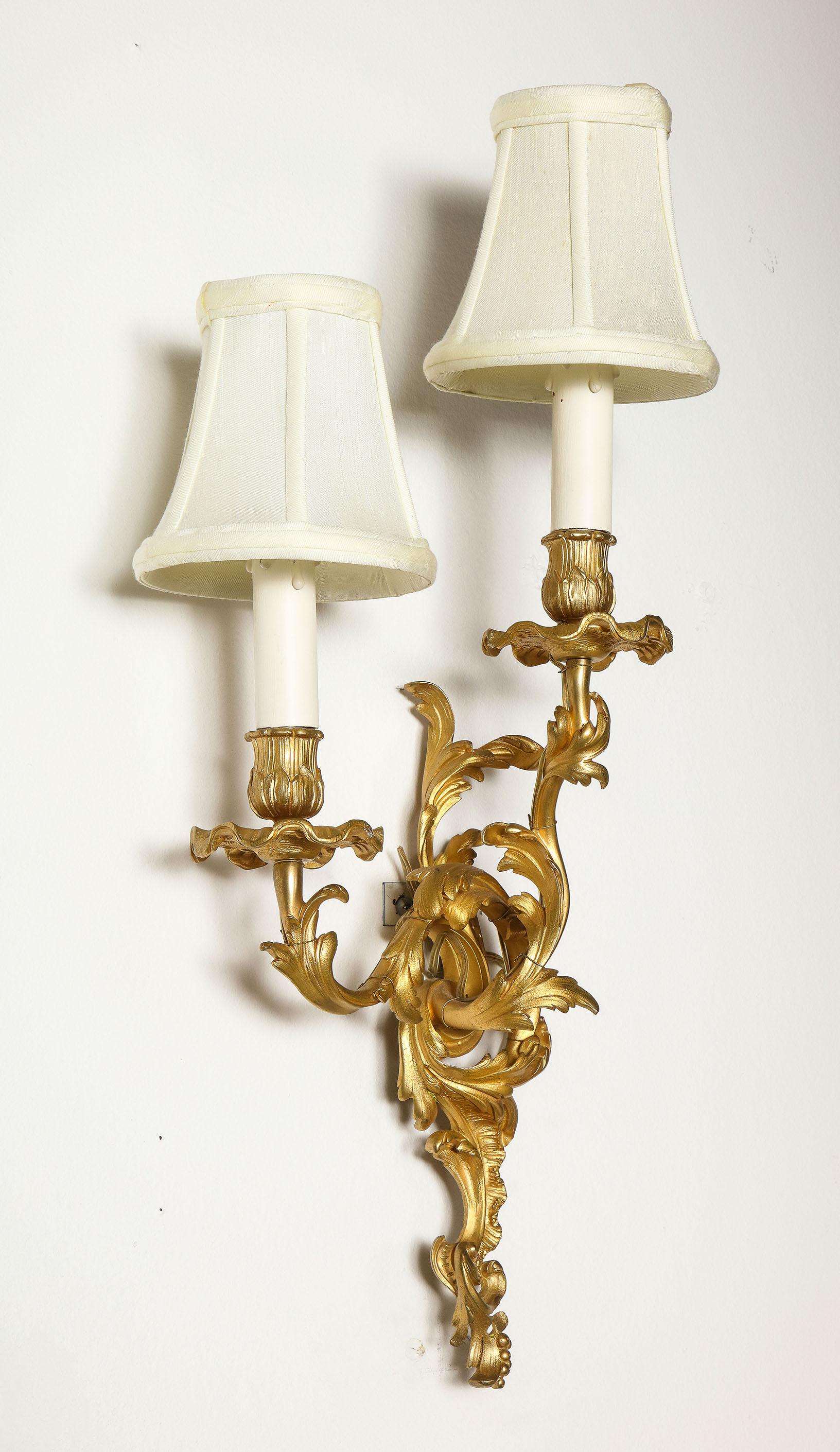 Pair of Bronze Sconces In Good Condition In Lyndhurst, NJ