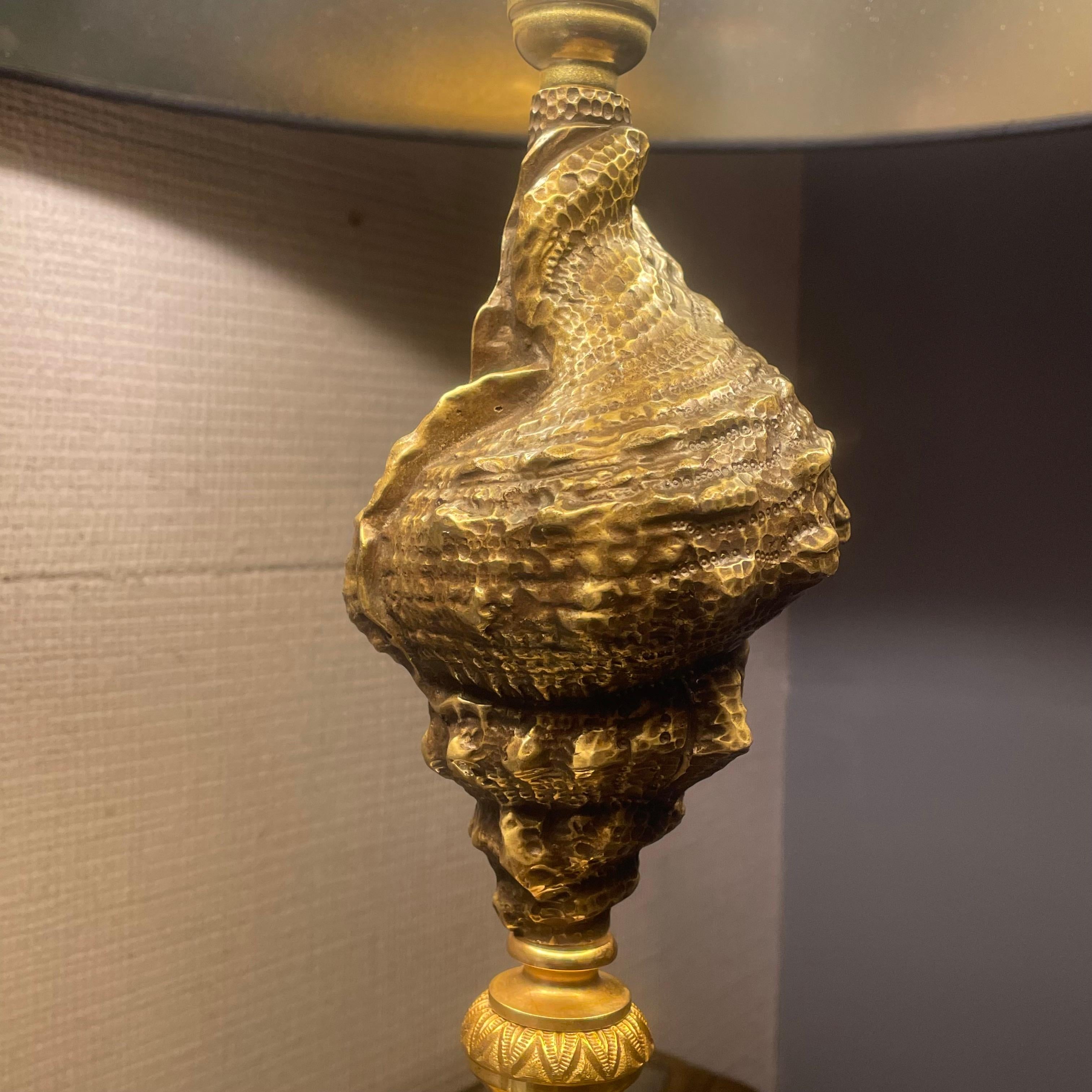 Pair Bronze Shell Lamps, France, 20th Century In Good Condition For Sale In London, GB