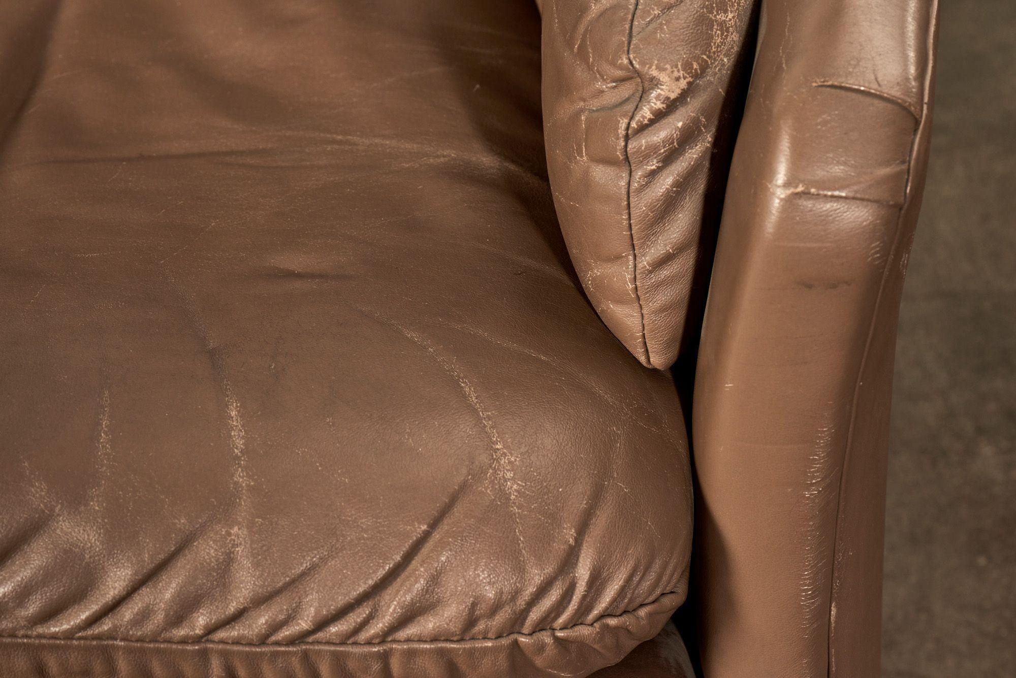 Pair Brown Leather Barrel Chairs, 1980 For Sale 4