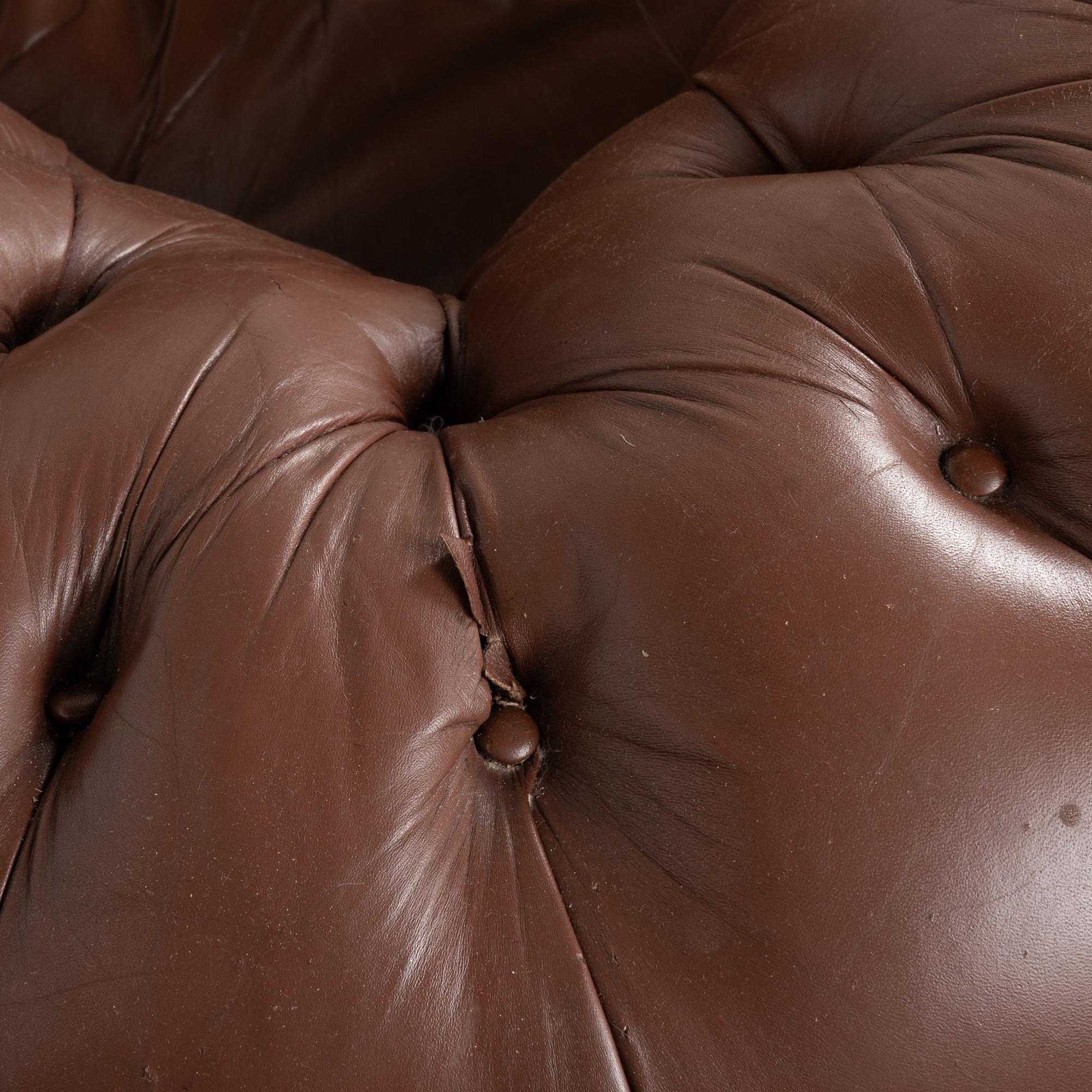 Pair, Brown Leather Chesterfield Armchairs Club Chairs, Denmark circa 1940-60 For Sale 4