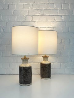 Pareja de lámparas de sobremesa de cerámica Søholm marrón de mediados de siglo gres Dinamarca años 60