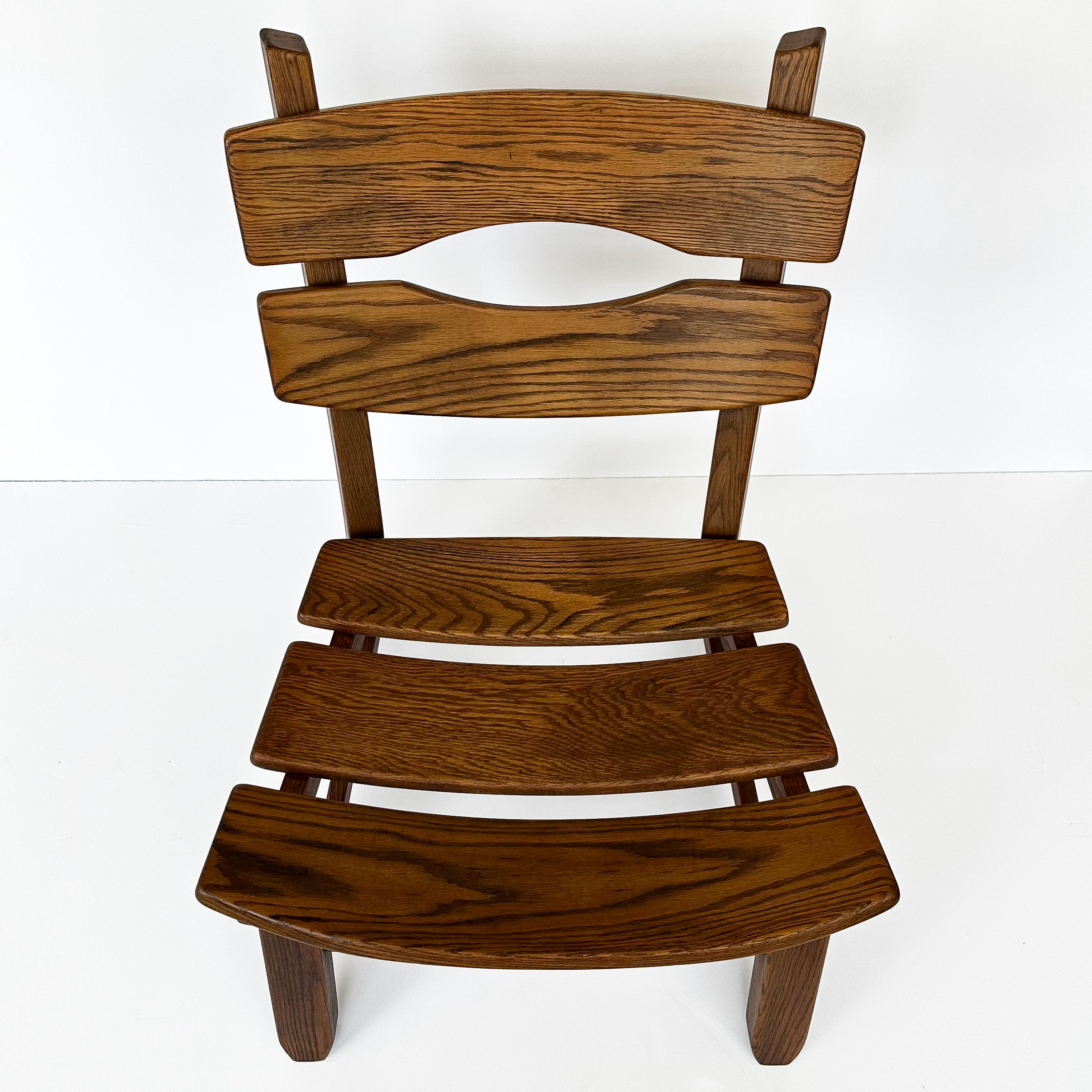 Paire de fauteuils de salon modernistes rustiques en chêne massif par Dittmann & Co Bon état - En vente à Chicago, IL