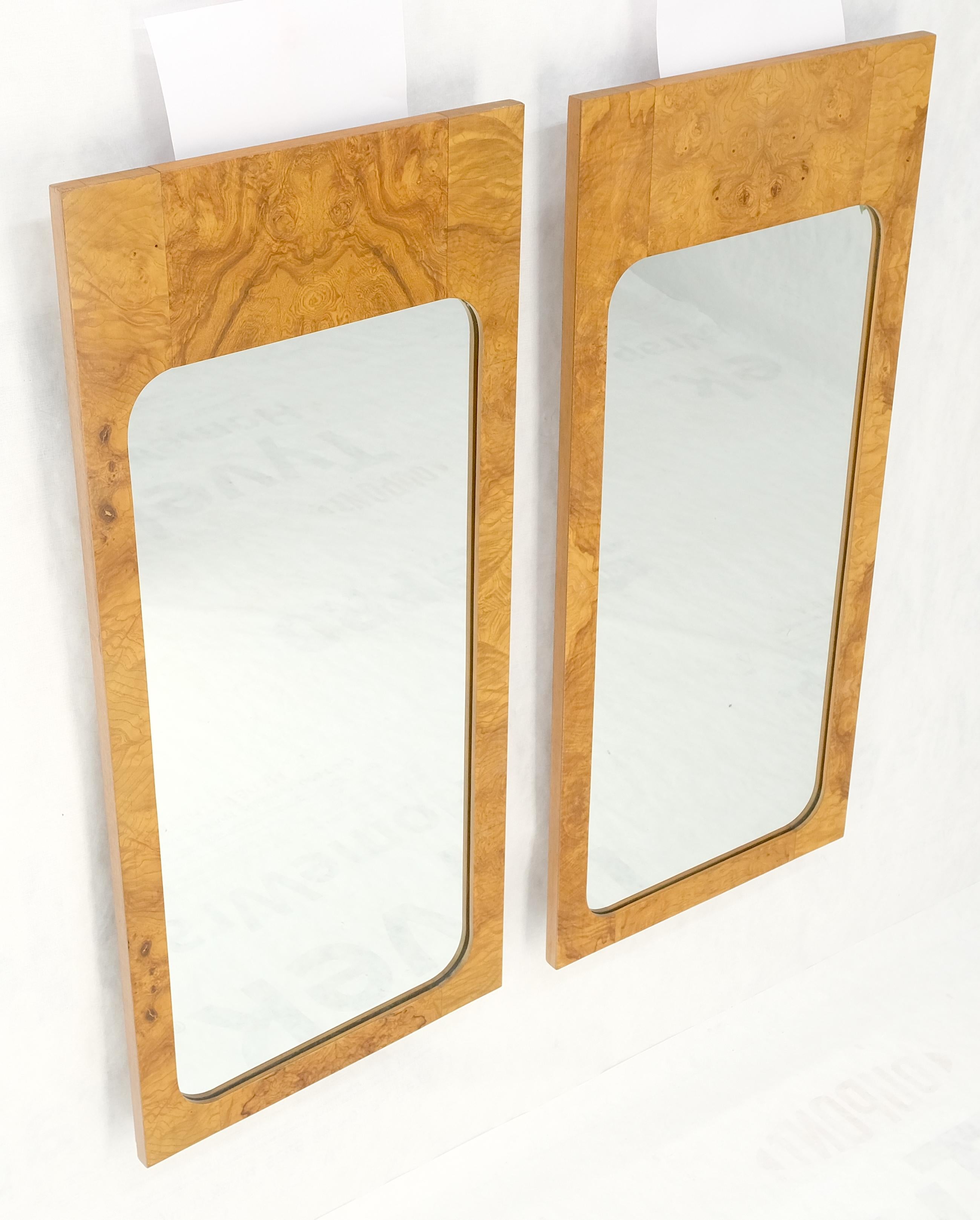 ¡Pareja de espejos de pared rectangulares Milo Baughman de mediados del siglo XX en nogal Burl MINT! en venta 5