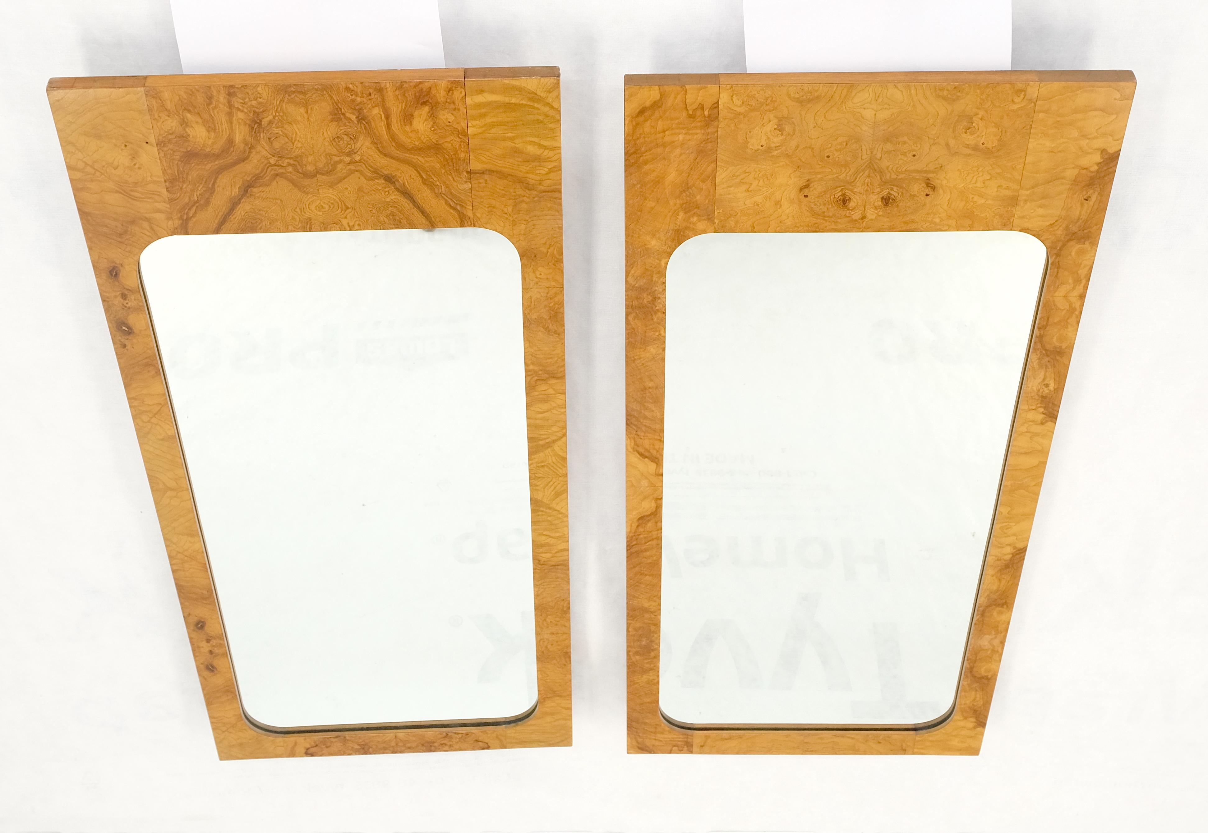 ¡Pareja de espejos de pared rectangulares Milo Baughman de mediados del siglo XX en nogal Burl MINT! en venta 3