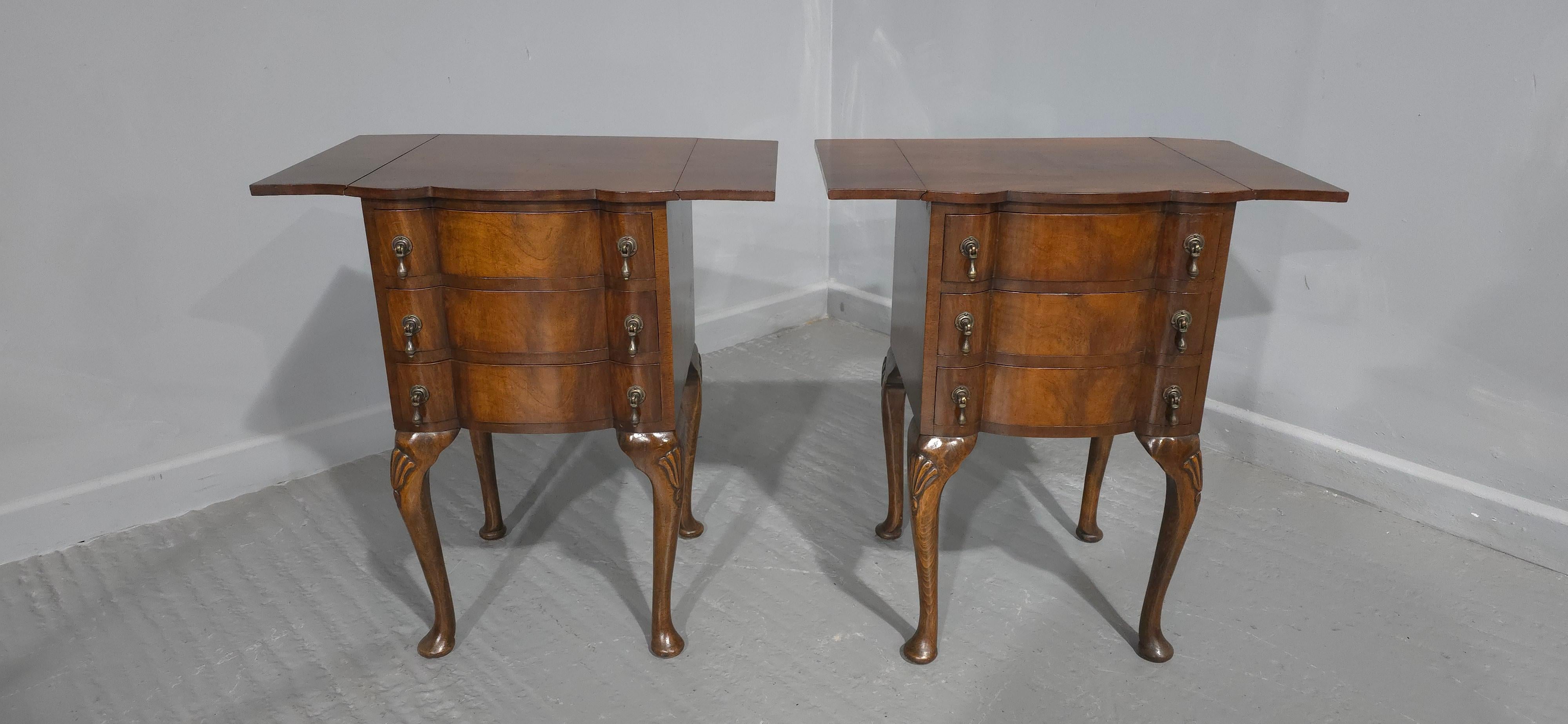 Pair Burr Walnut Bedside Lamp Chests of Drawers In Good Condition For Sale In Swadlincote, GB