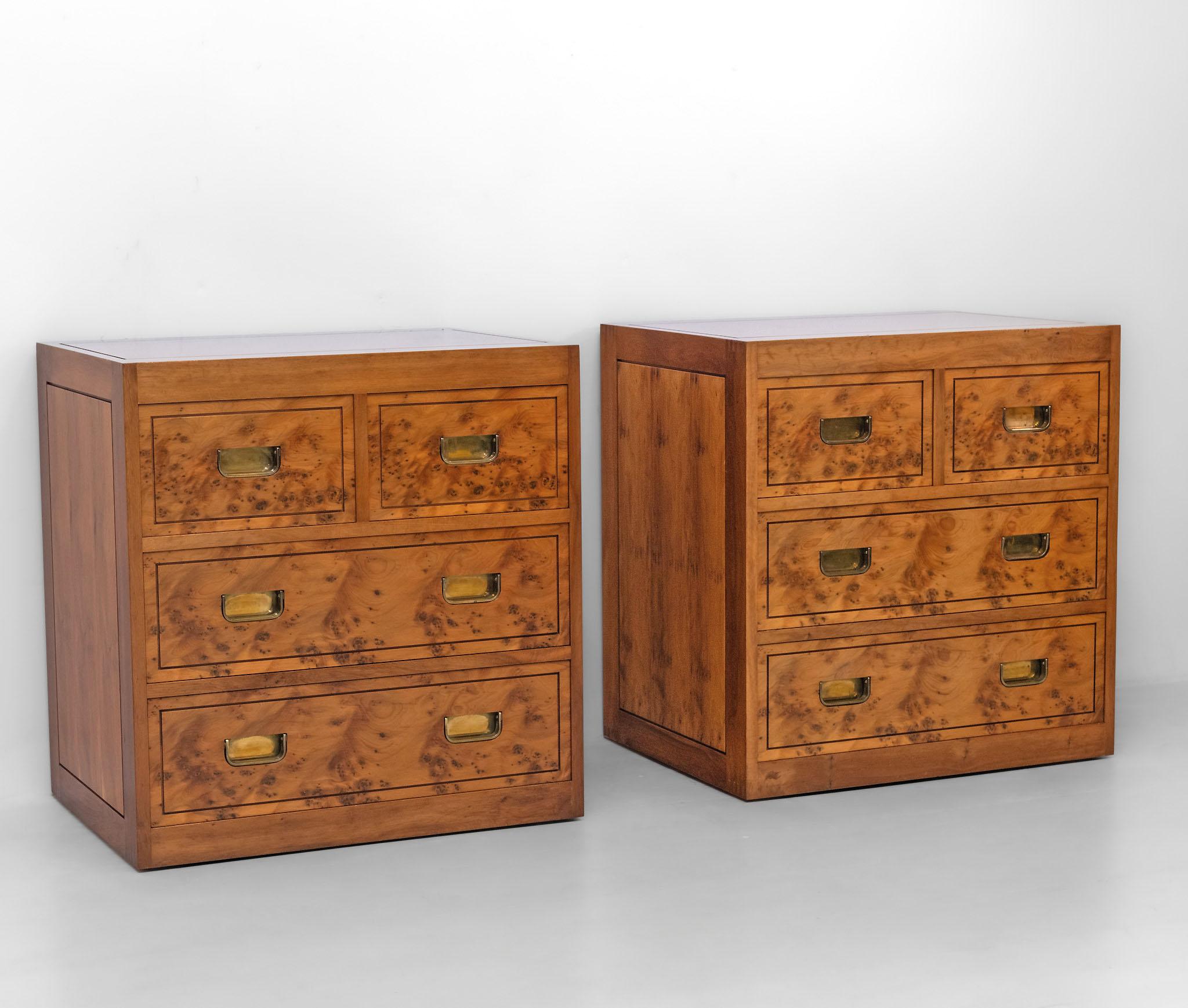 Pair Burr Yew Bedside Chests Designed By Ray Leigh For Gordon Russell 1988 (Kampagne) im Angebot