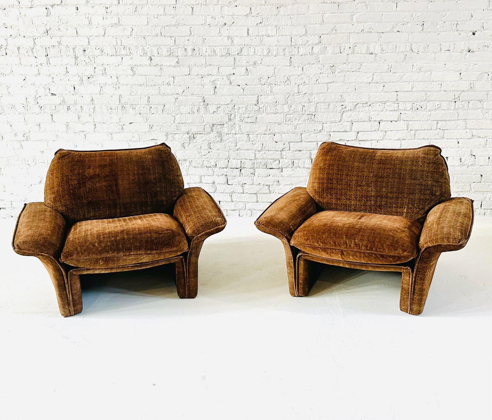 Paire de fauteuils de salon en daim Busnelli 