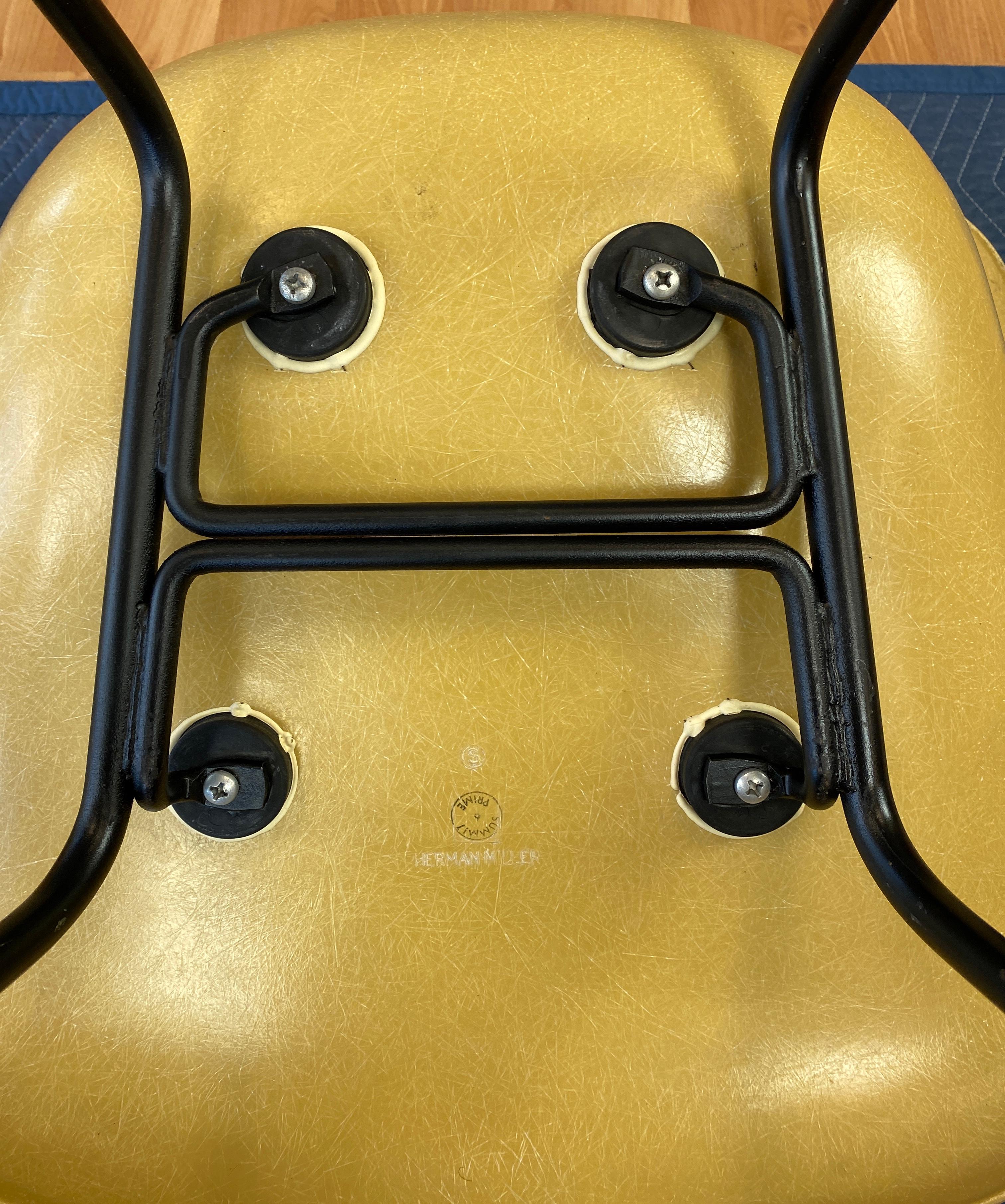 Pair of circa 1960s Charles Eames Fiberglass Shell Armchair for Herman Miller 8