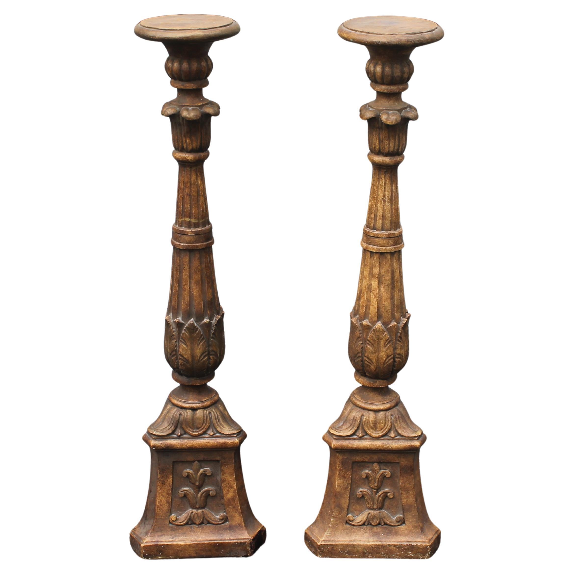 Pareja c1900 Francés estilo Luis XV Pedestales de Yeso Patinado Pesado - Acanto en venta