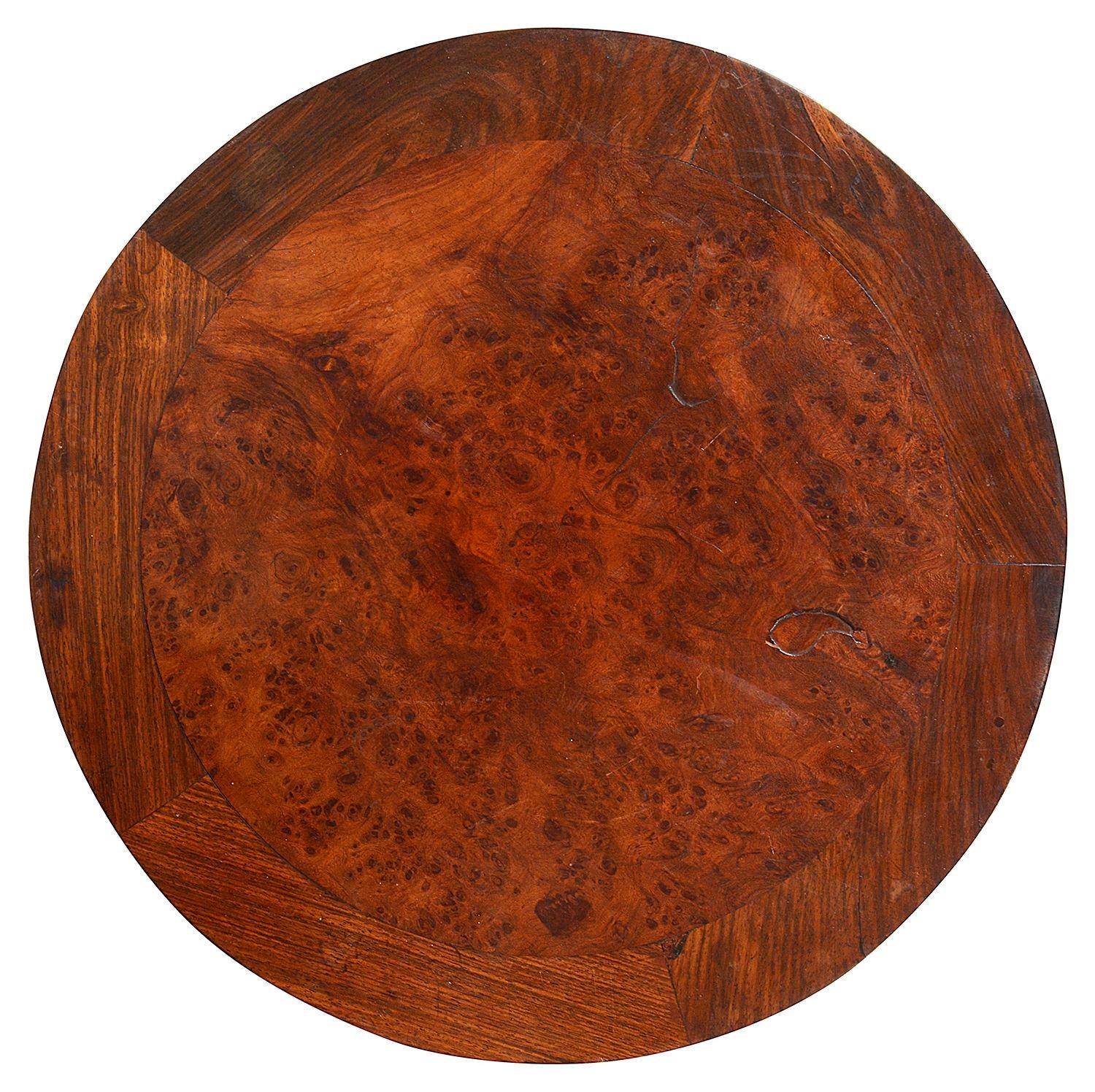 Chinois Paire de stands chinois en bois dur datant du 19e siècle. en vente