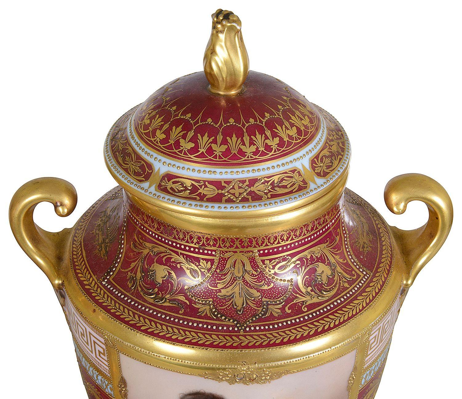 Pair C19th Vienna lidded vases siglo XIX en venta