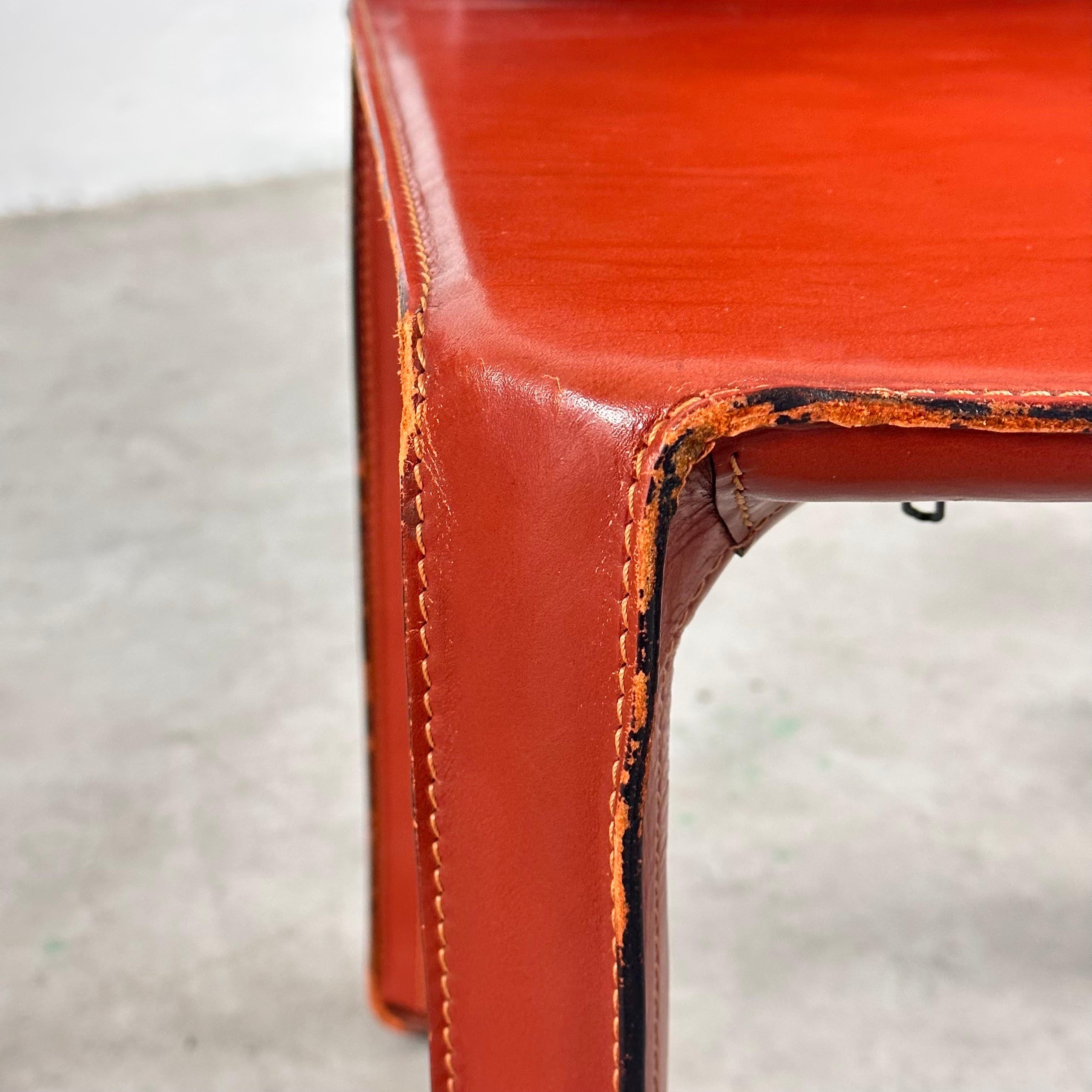 Paire de chaises CAB 412 de Mario Bellini pour Cassina en cuir rouge, 1970 en vente 4