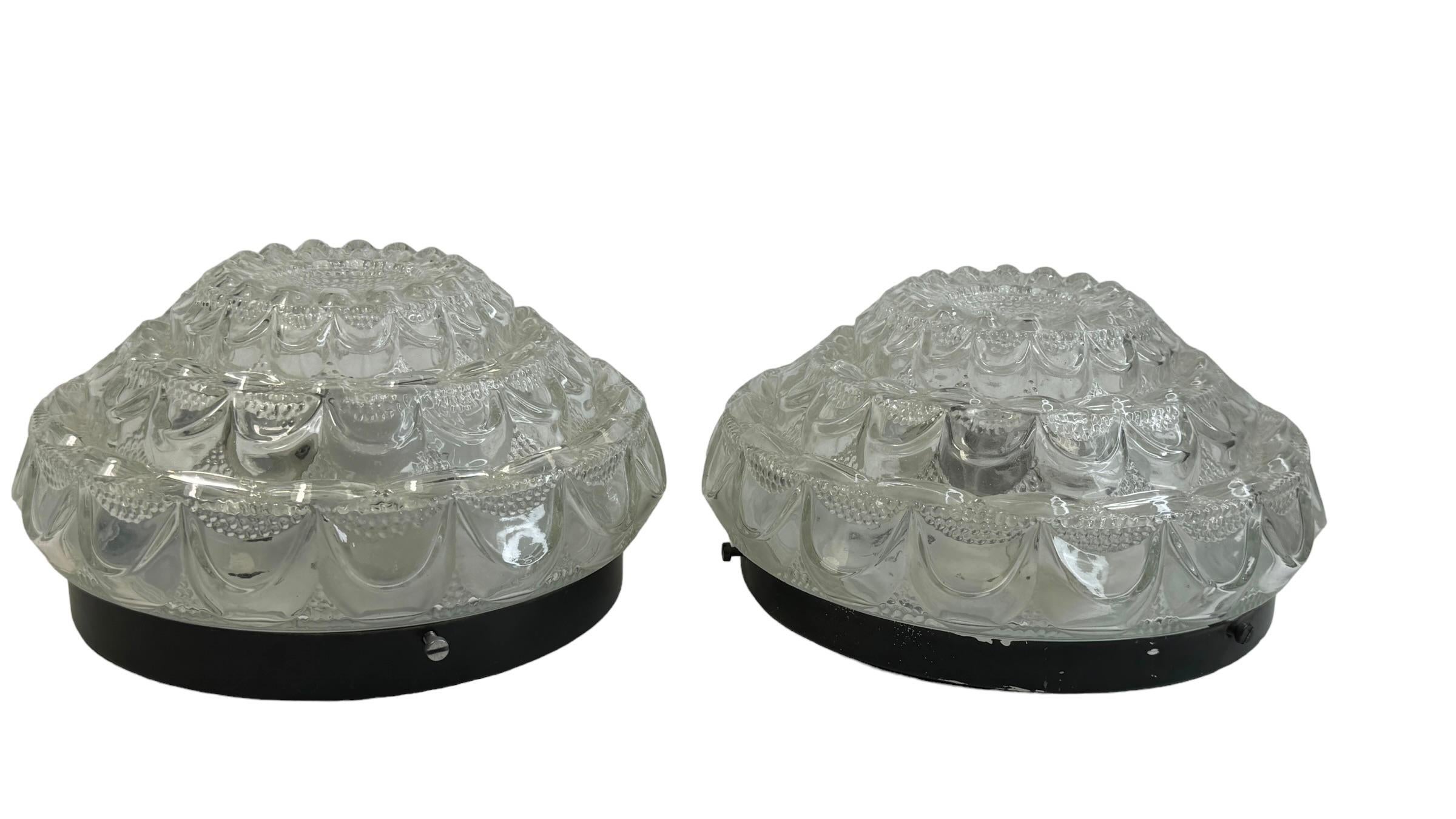 Allemand Paire de lampes de plafond à affleurement en verre de style Cake par RZB, années 1960, Allemagne en vente
